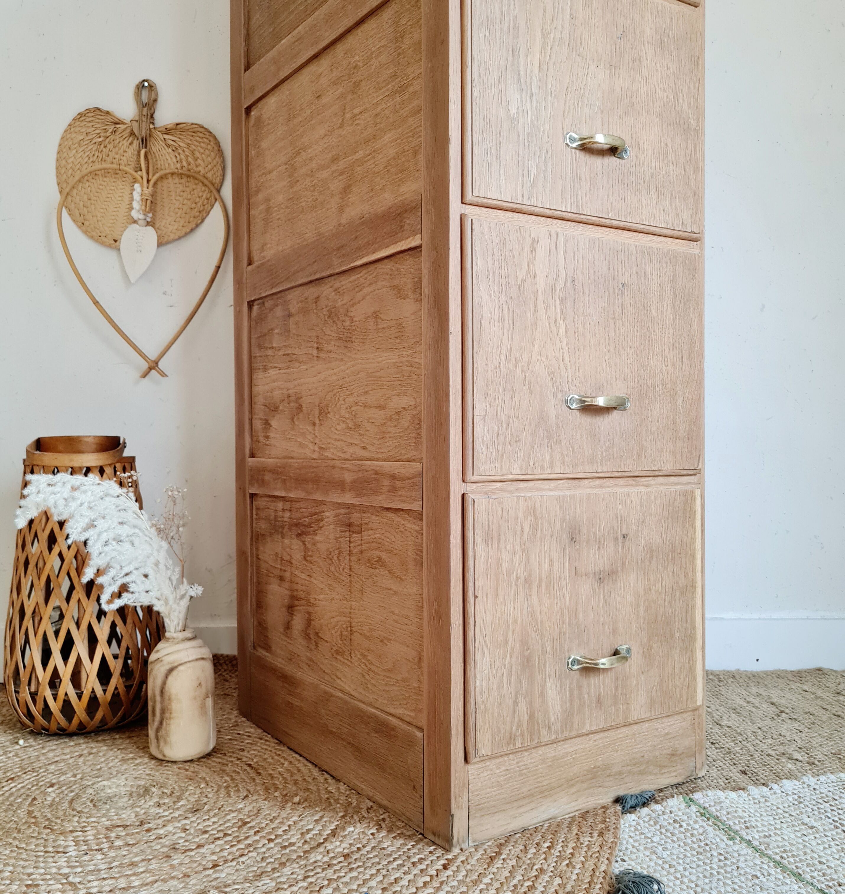Furniture binder of trade oak raw