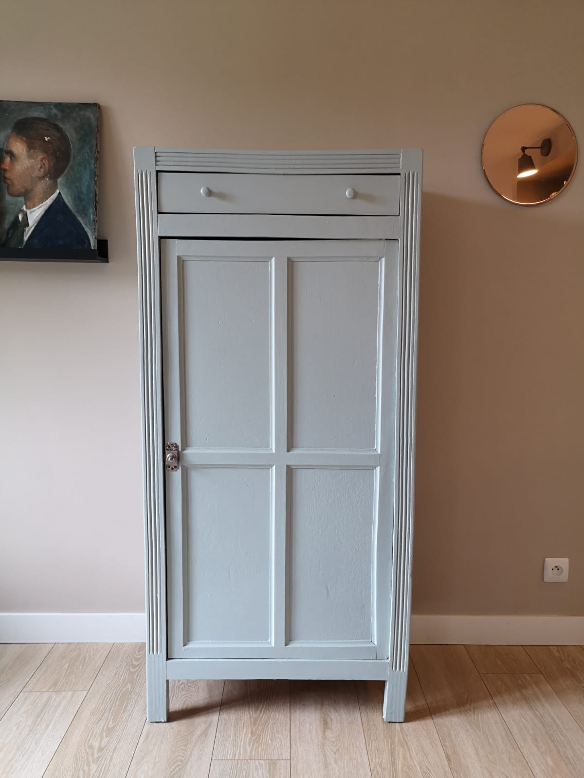 Small Parisian wardrobe redesigned