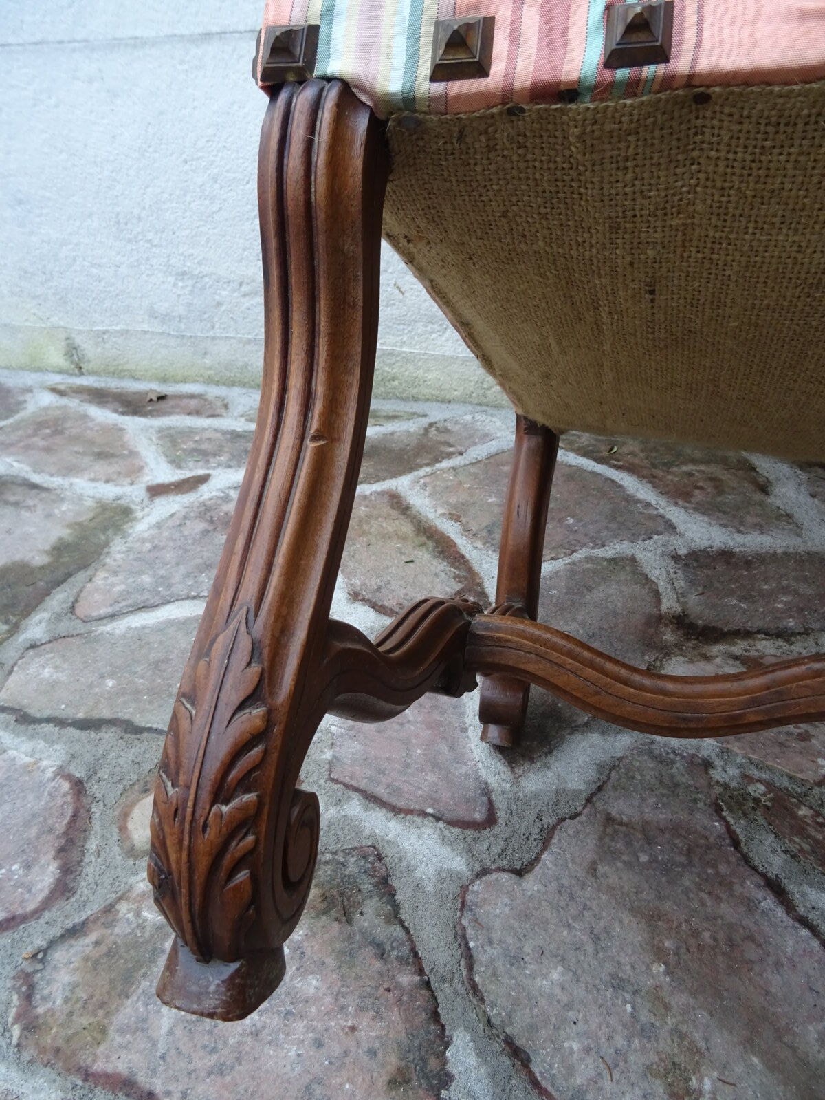 Louis XIII acanthe-leaf chair