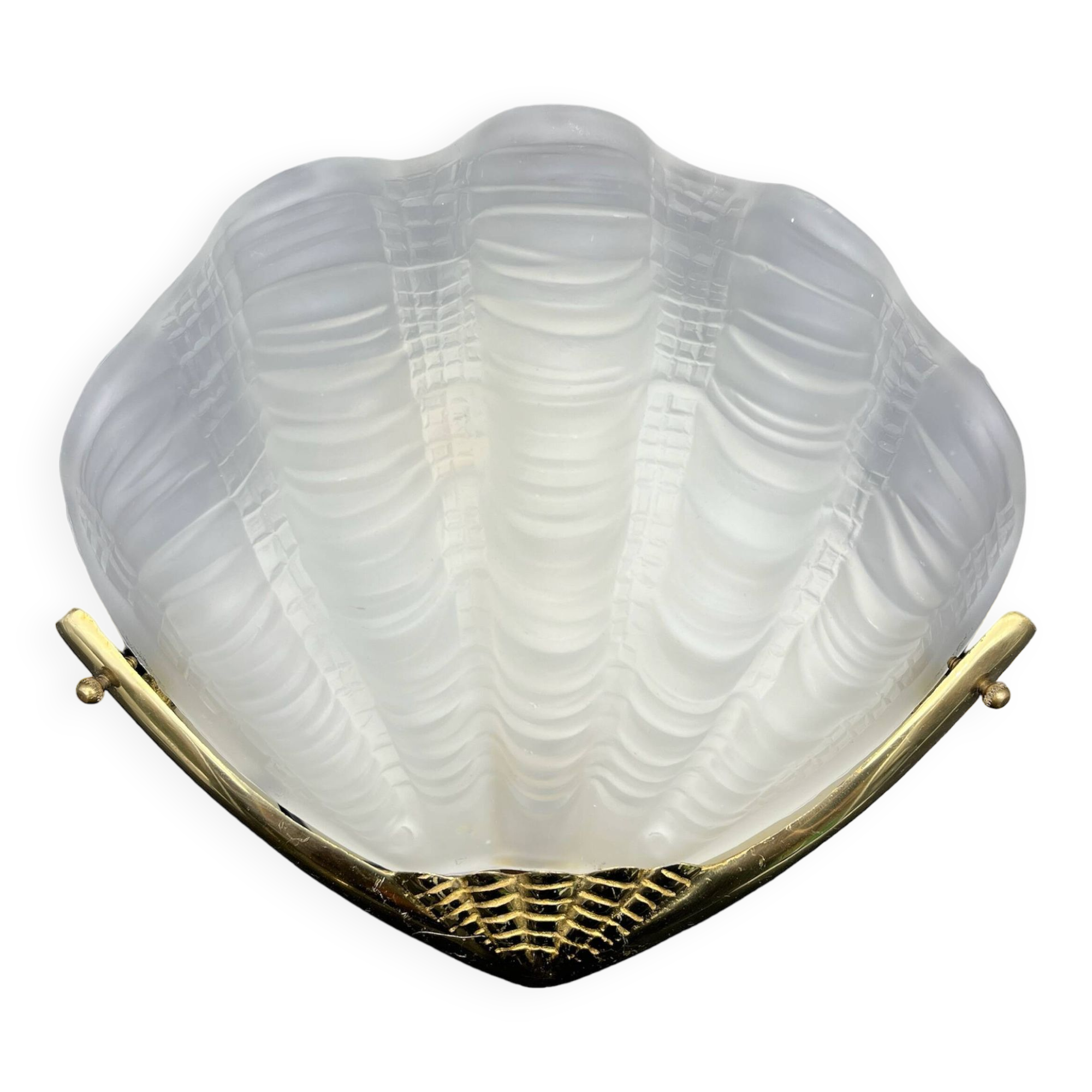 Shell wall light in gilded brass and frosted pressed glass Art Deco style