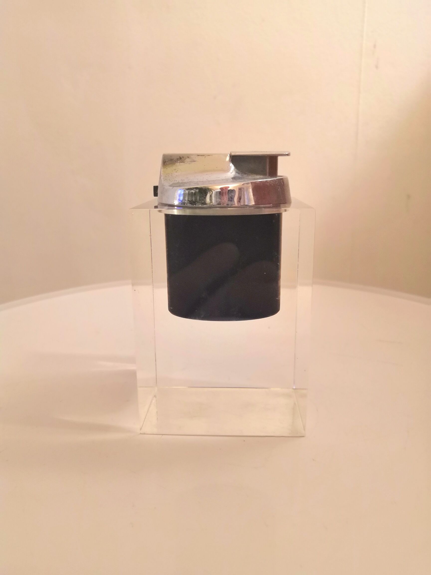 Plexiglas lighter design Ronson years 60 - 70