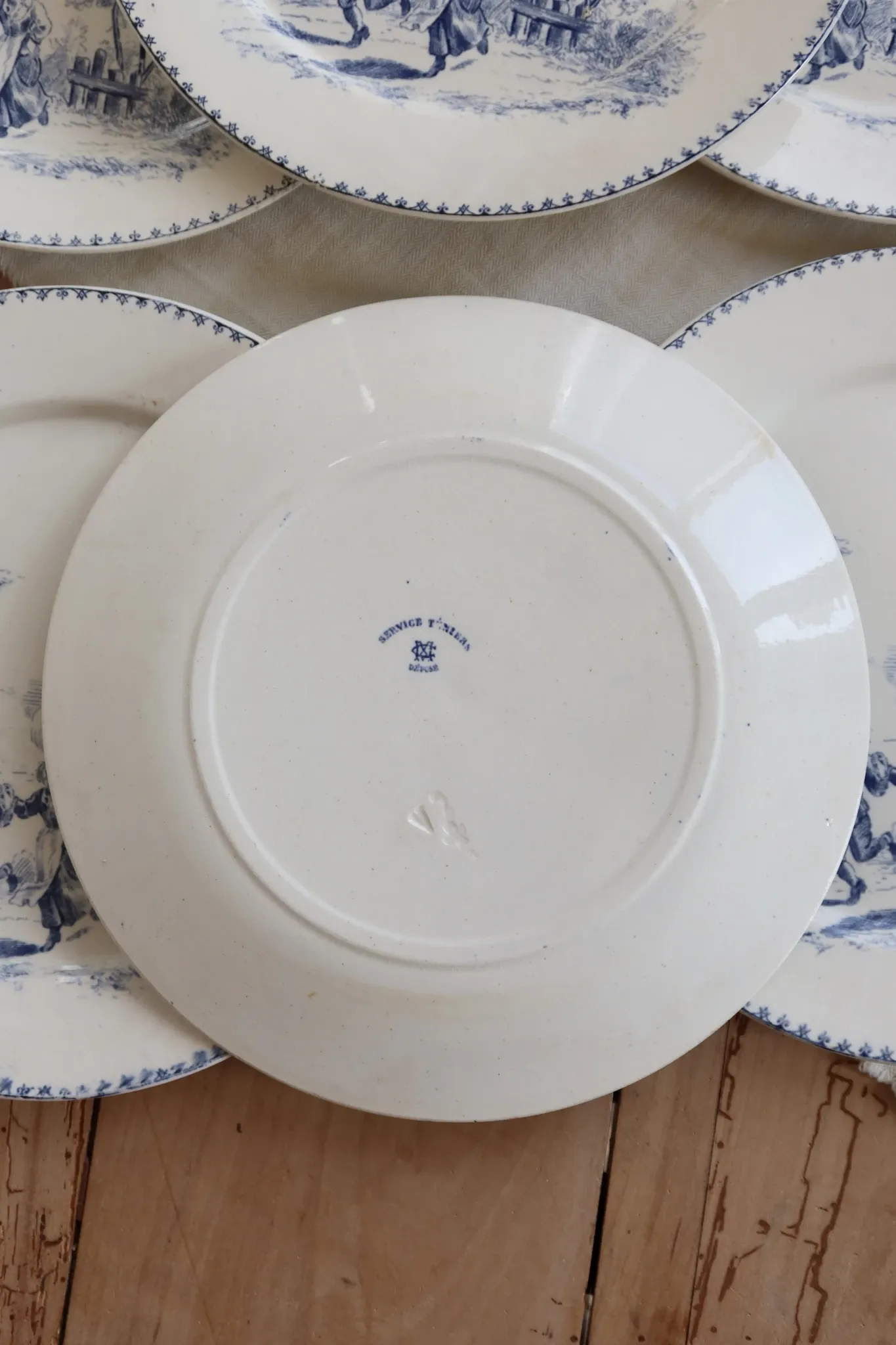 6 antique flat plates Creil and Montereau Téniers service