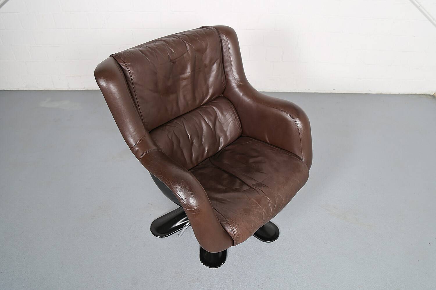 Lounge Chair No. 418 by Finnish Designer Yrjö Kukkapuro for Avarte