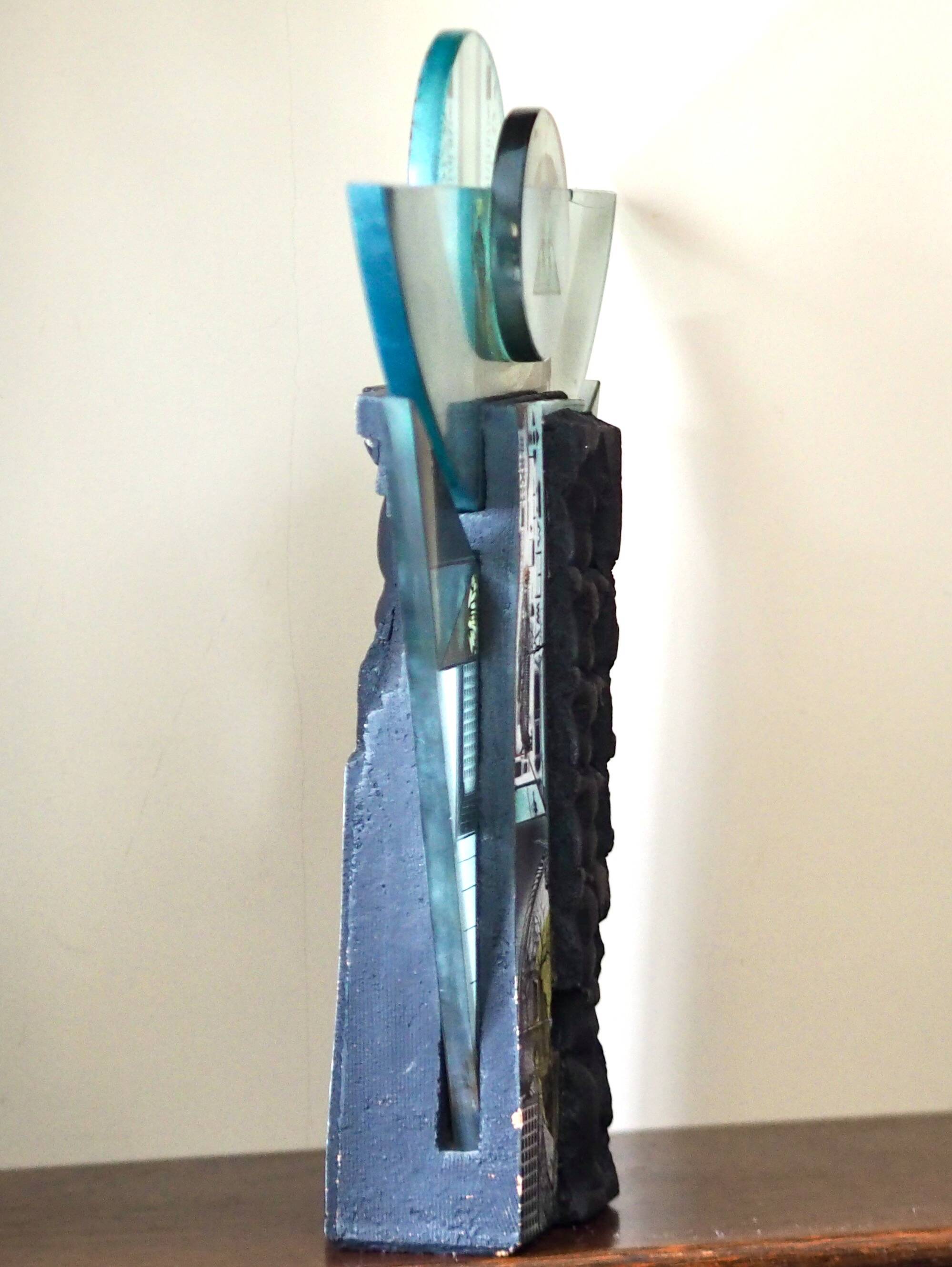 Sculpture “Ailes” surréaliste - 54 cm - Verre