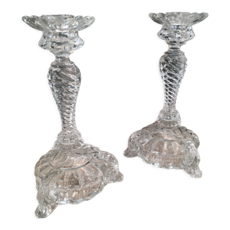Duo de bougeoirs en verre finement travaillés