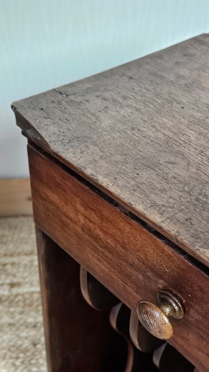 Vintage table sorting workbench