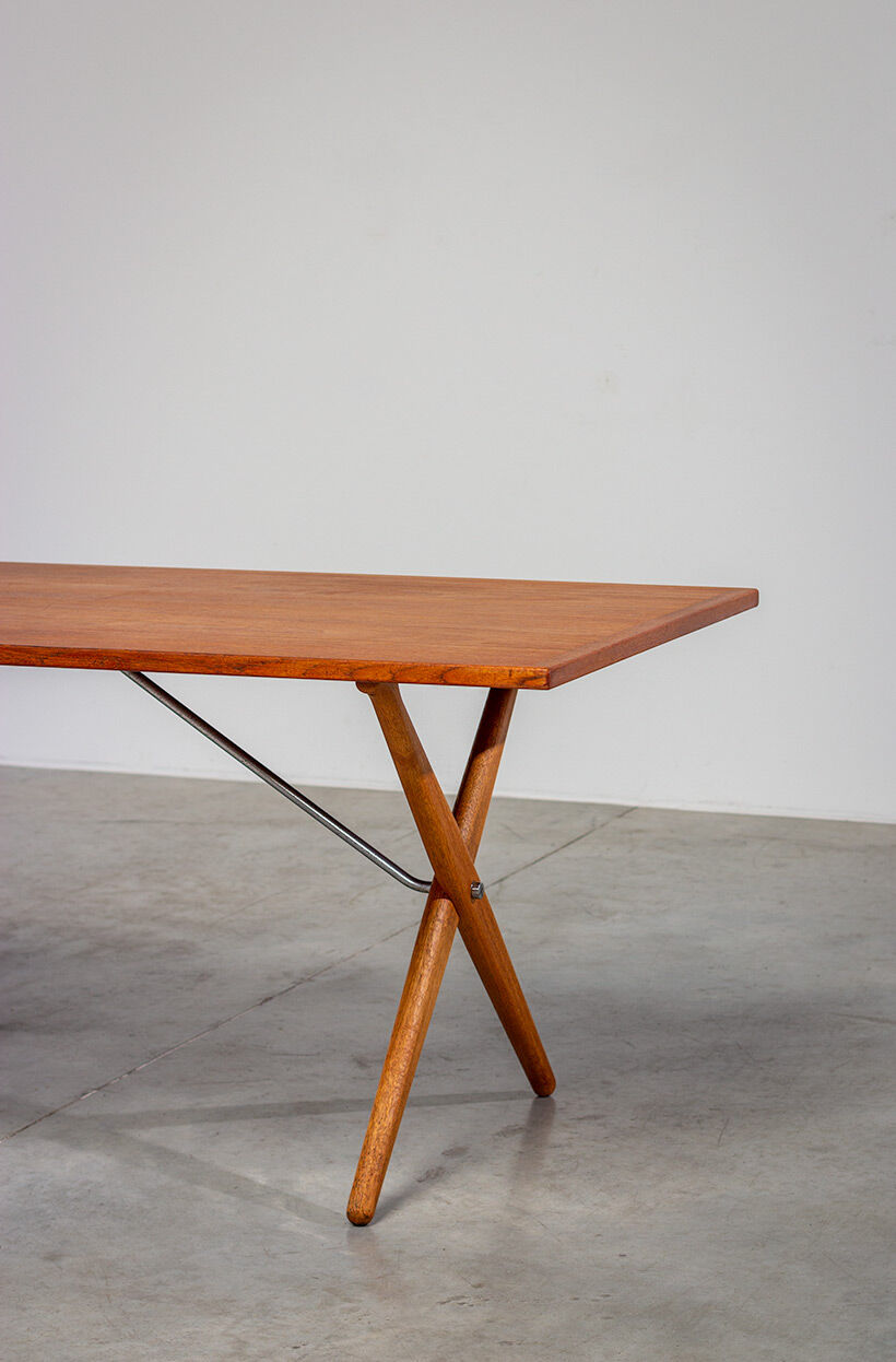 Dining table AT-303 Designed by Hans Wegner in 1955 Andreas Tuck