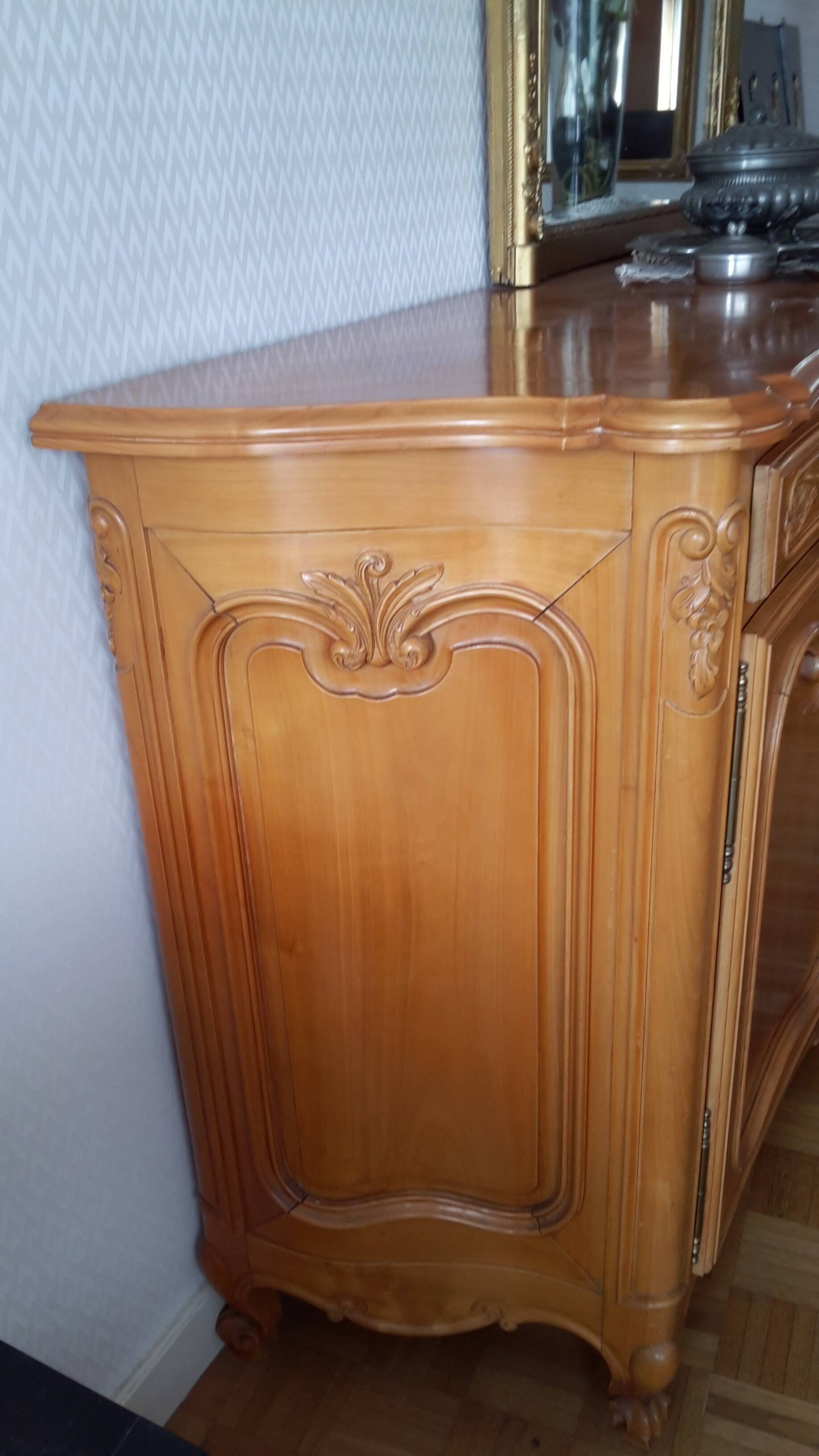 Solid cherry wood cabinet with 4 doors and 4 drawers (255/55cm H 105cm)