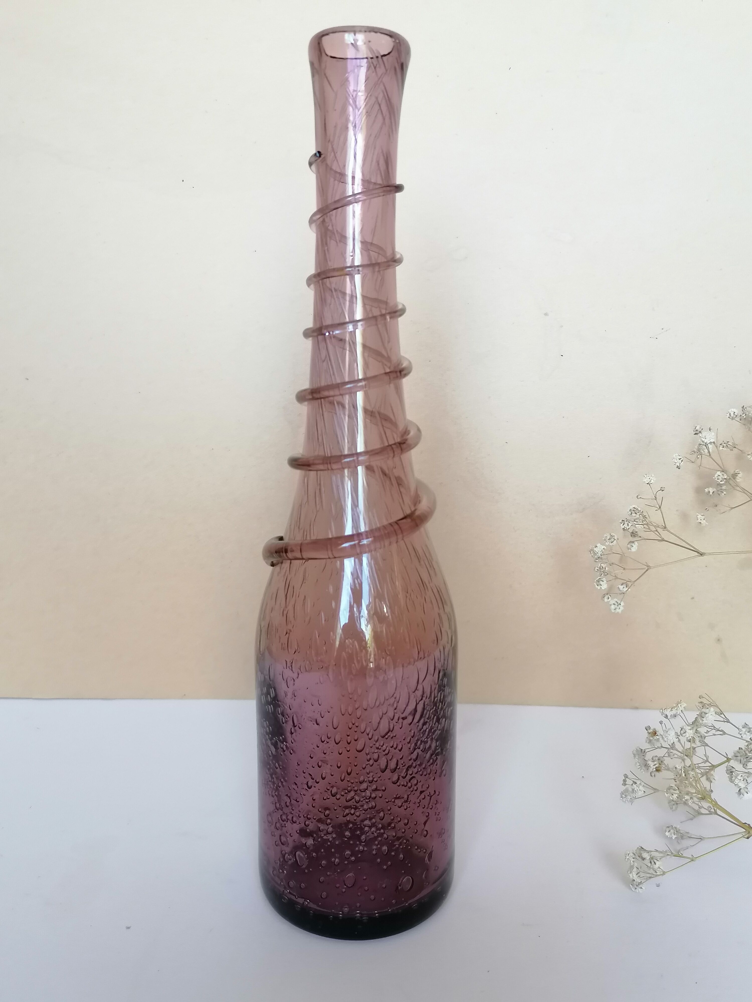 Bubbled glass bottle