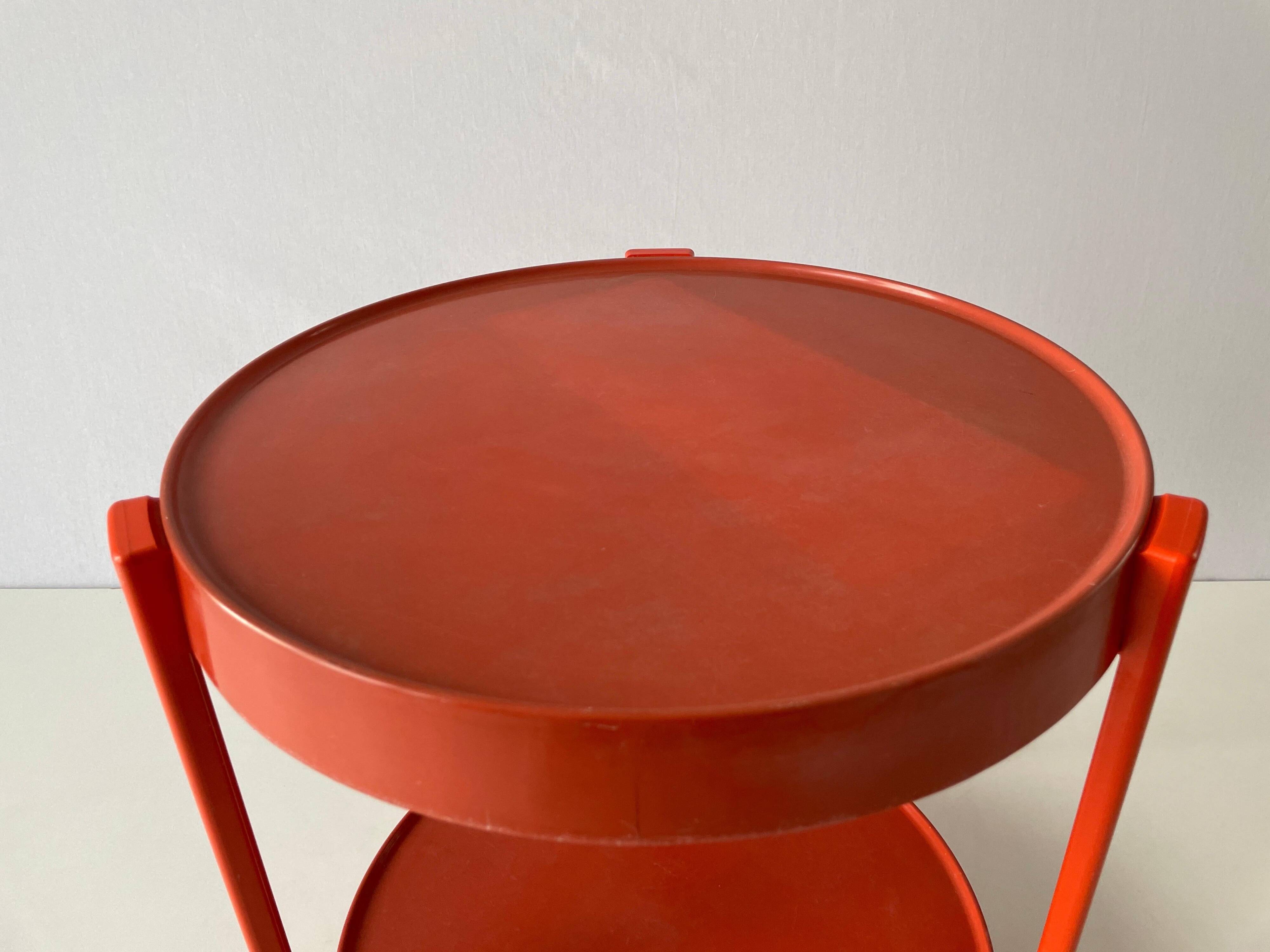 Chariot en plexiglas orange AGE, années 1970, Allemagne