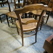 Série de 6 chaises en noyer massif et cannage vers 1870