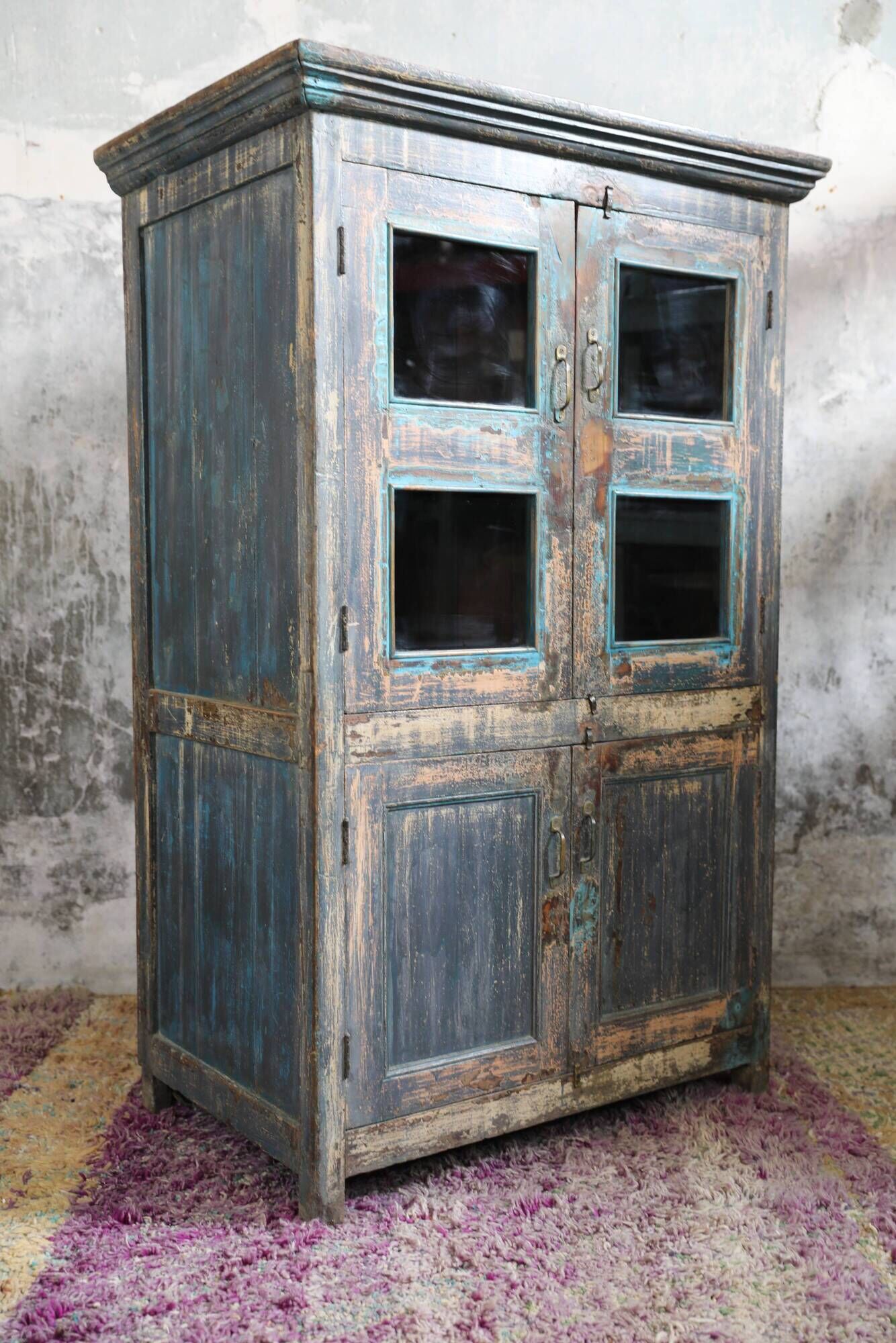 Indian furniture glass cabinet, 4 doors 2 shelves
