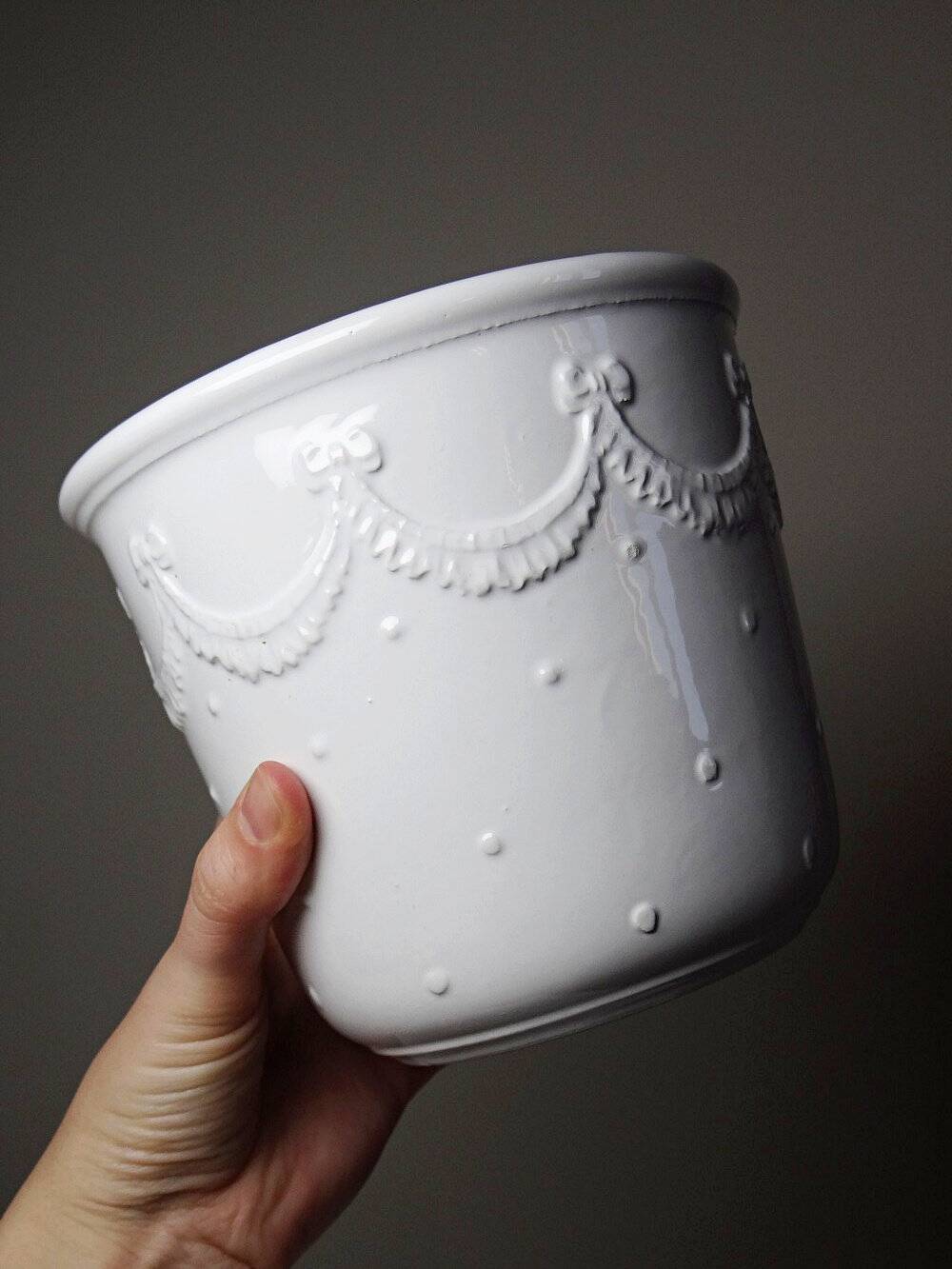 Decorative cache-pot in white faience, vintage shabby chic from Bassano, Italy.