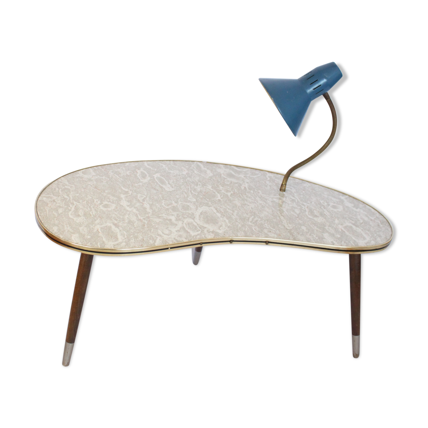 Table haricot avec une lampe