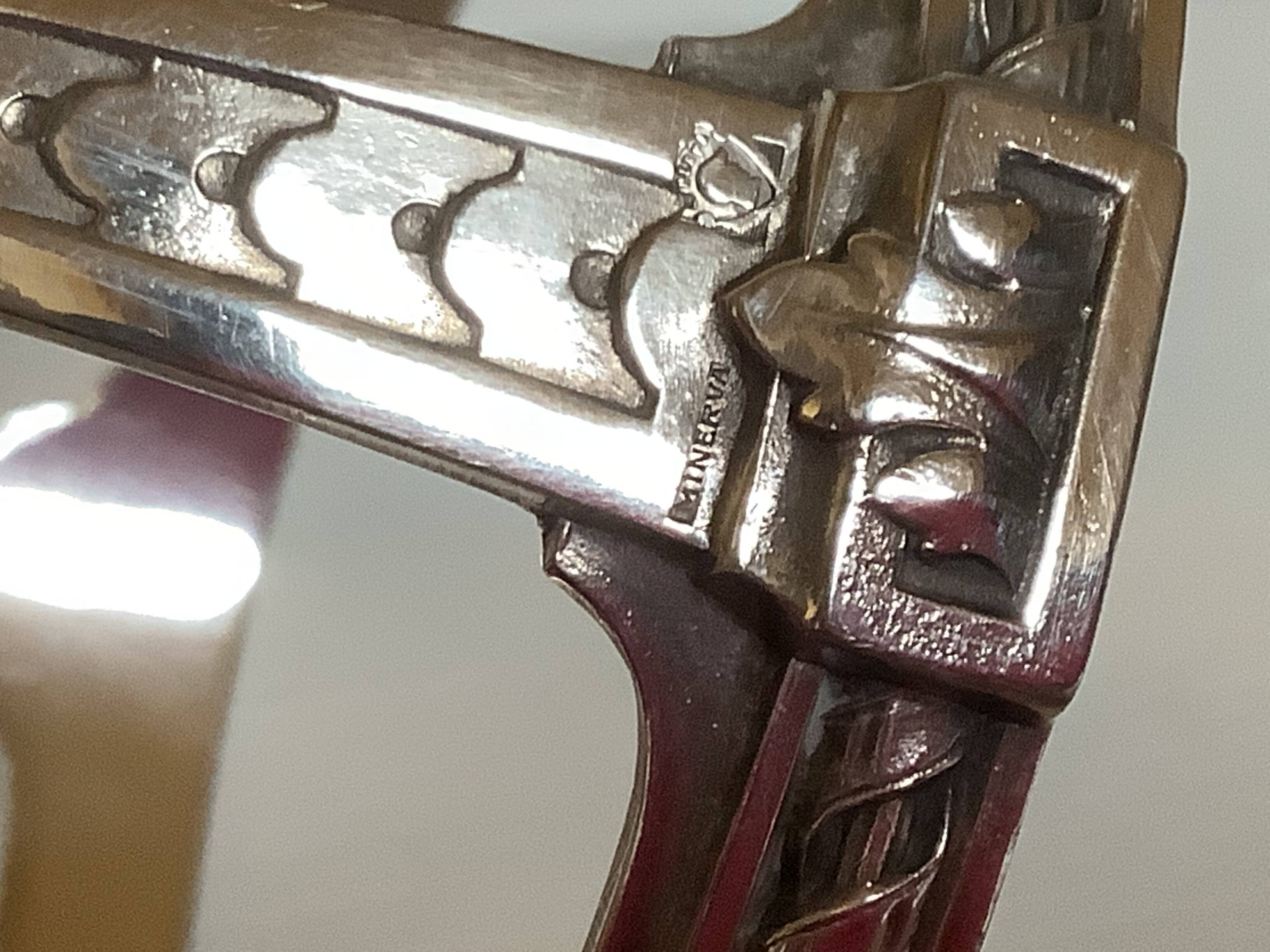 Bonbonnière en métal argenté minerva