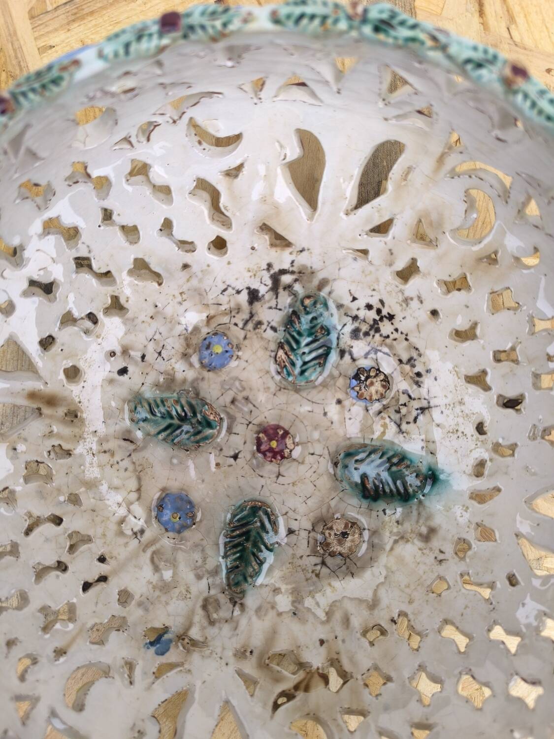 Italian barbotine fruit bowl from the 1930s