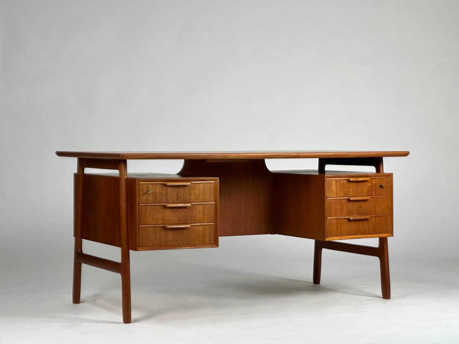 Gunni Omann Mod. 75 teak desk 60s Danish vintage