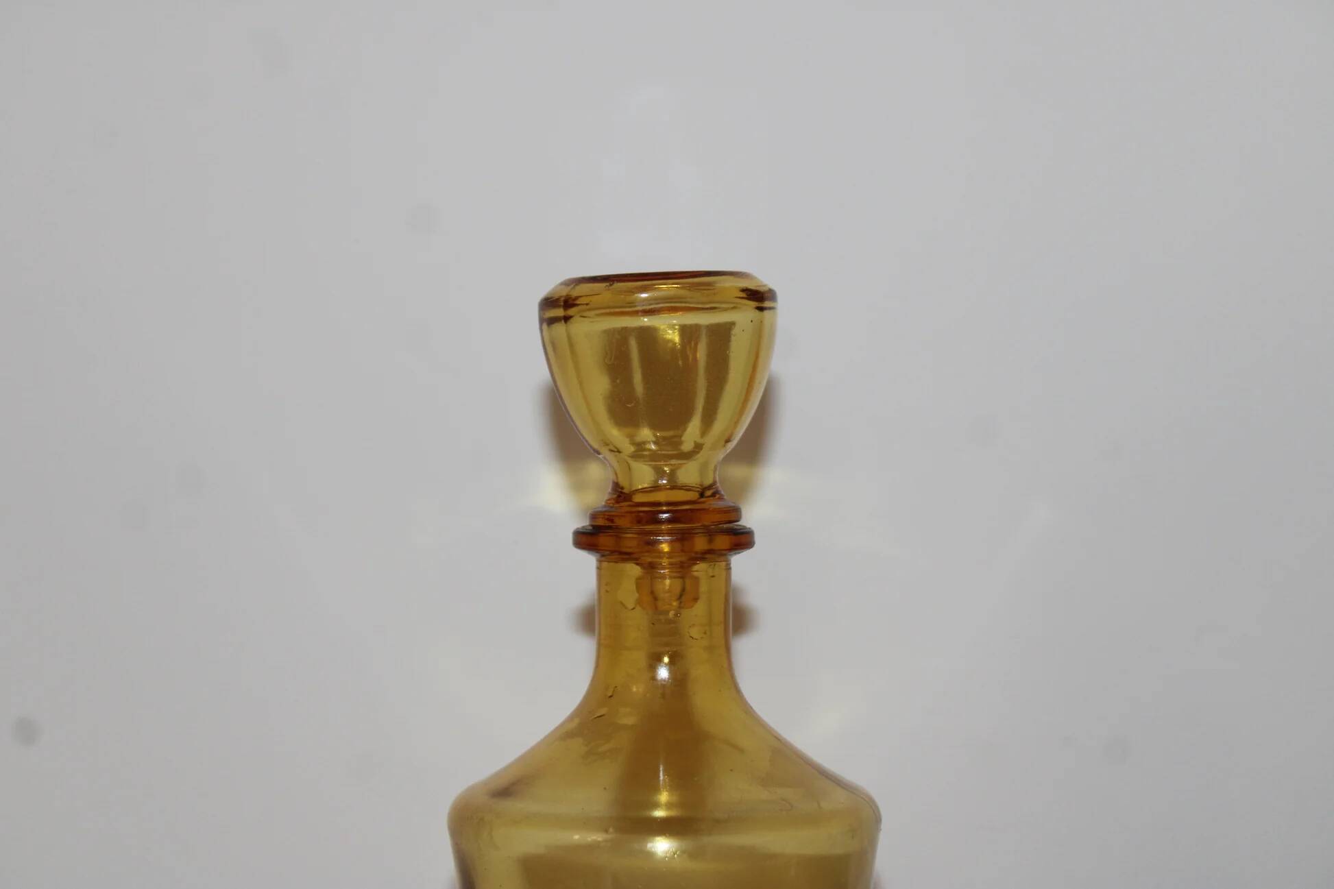 Vintage amber glass carafe with matching stopper – H 27 cm