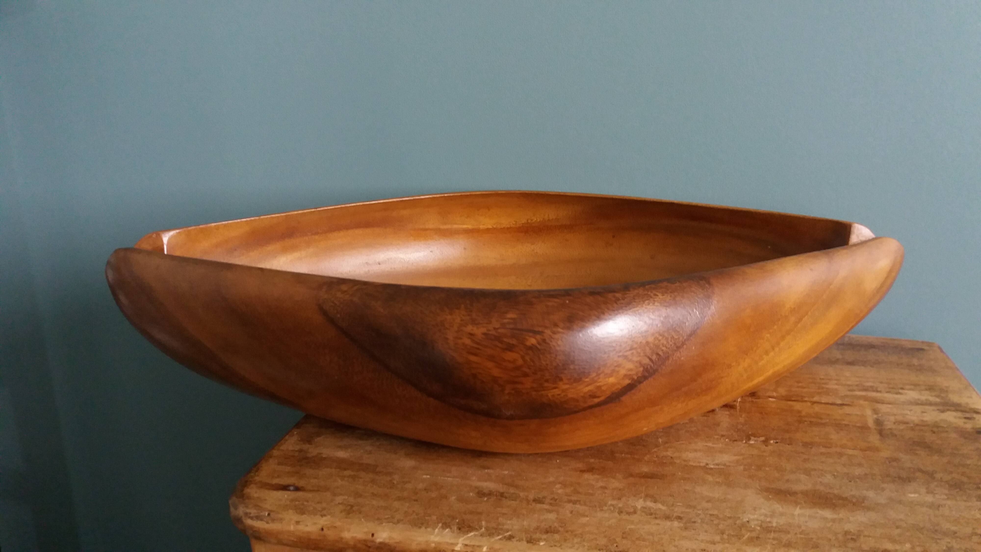 Fruit bowl pocket emptying in Monkey Pod Wood, Philippines