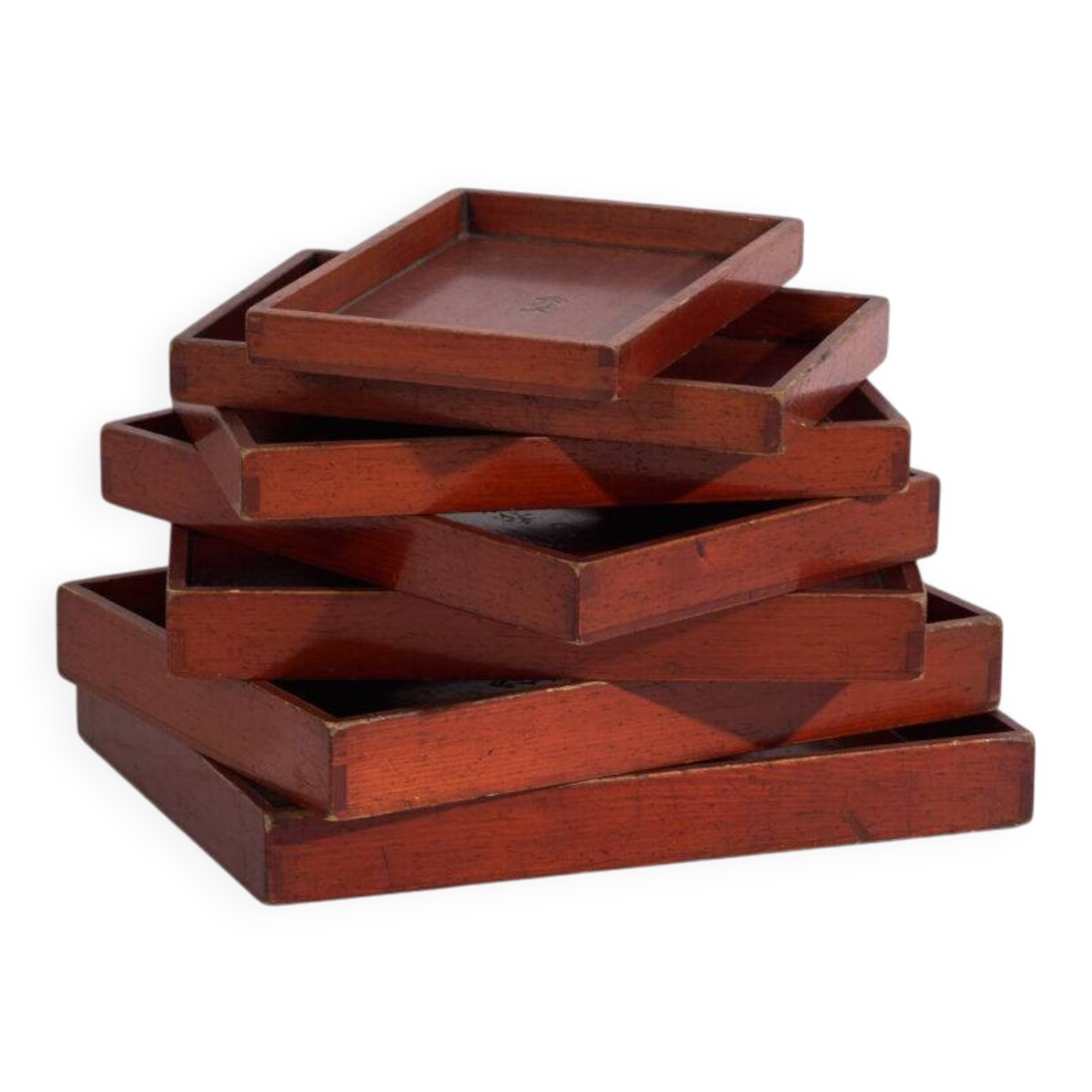 Plateaux japonais anciens empilables en bois teinté – période Taishō–Showa (c.1910–1940)