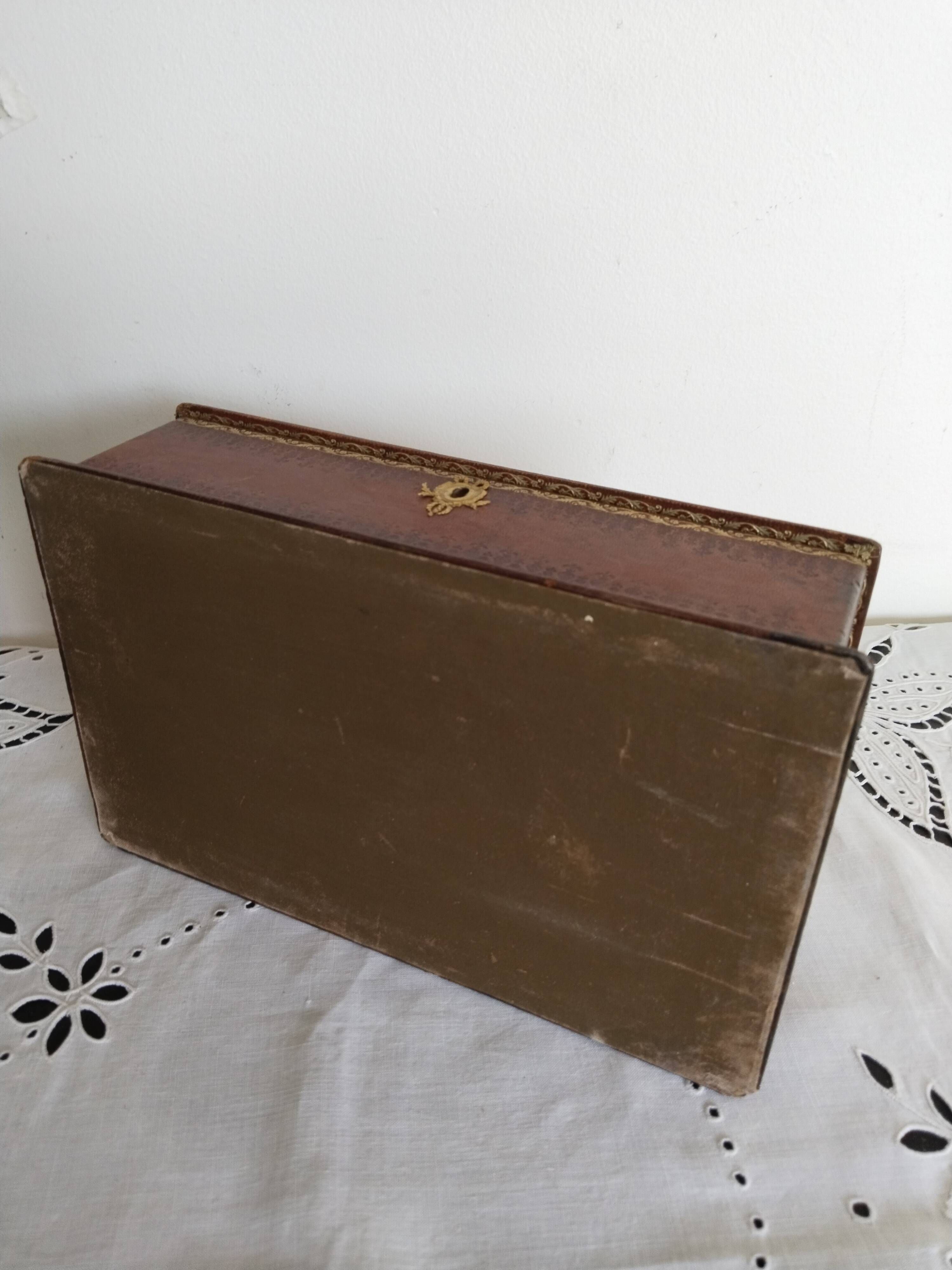 Box, wooden and leather case