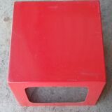 Cube side table in fibreglass