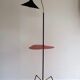 Lampadaire tripode vintage avec tablette rouge Métal noir et scoubidou