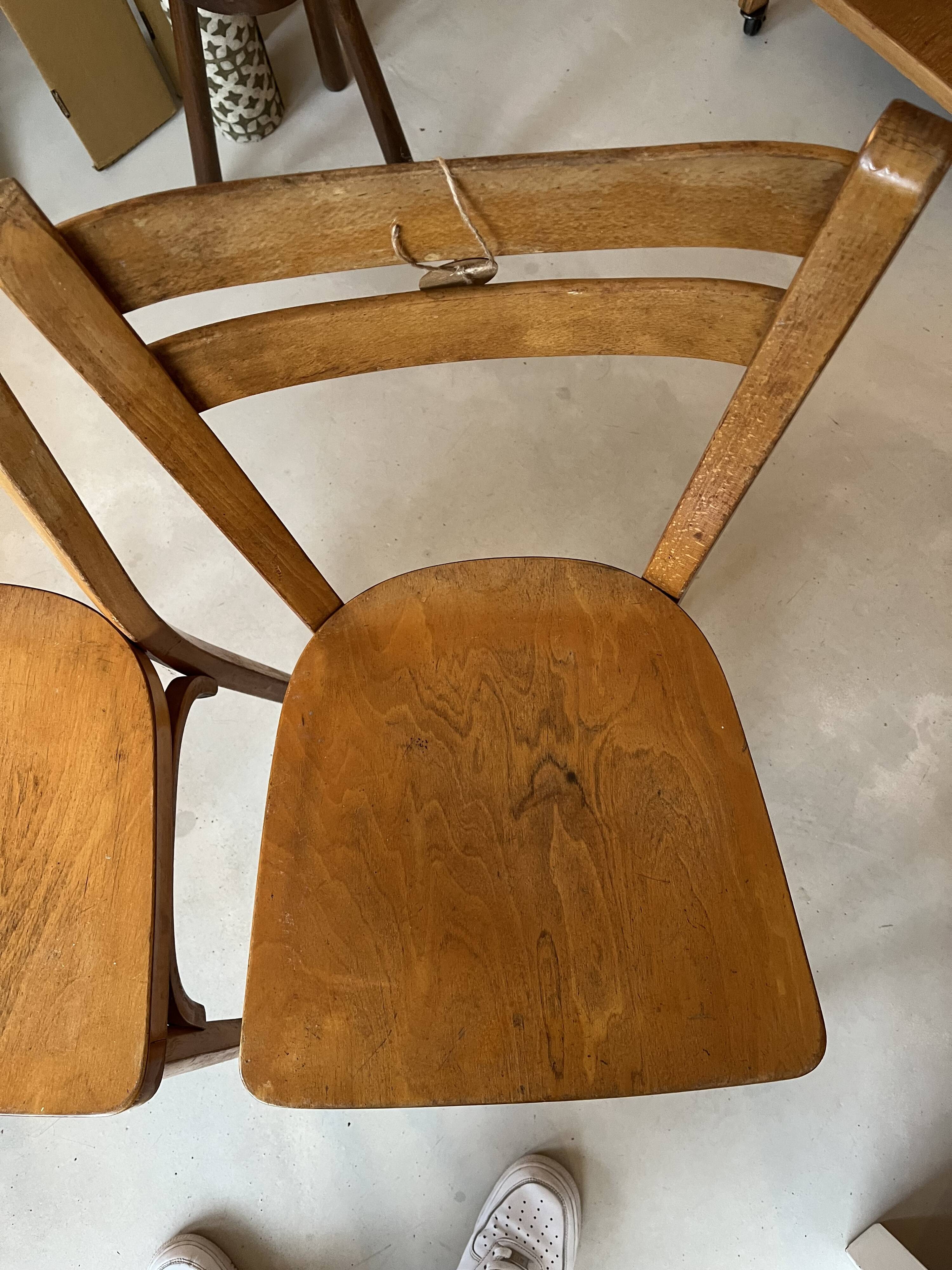 Set of 2 wooden chairs