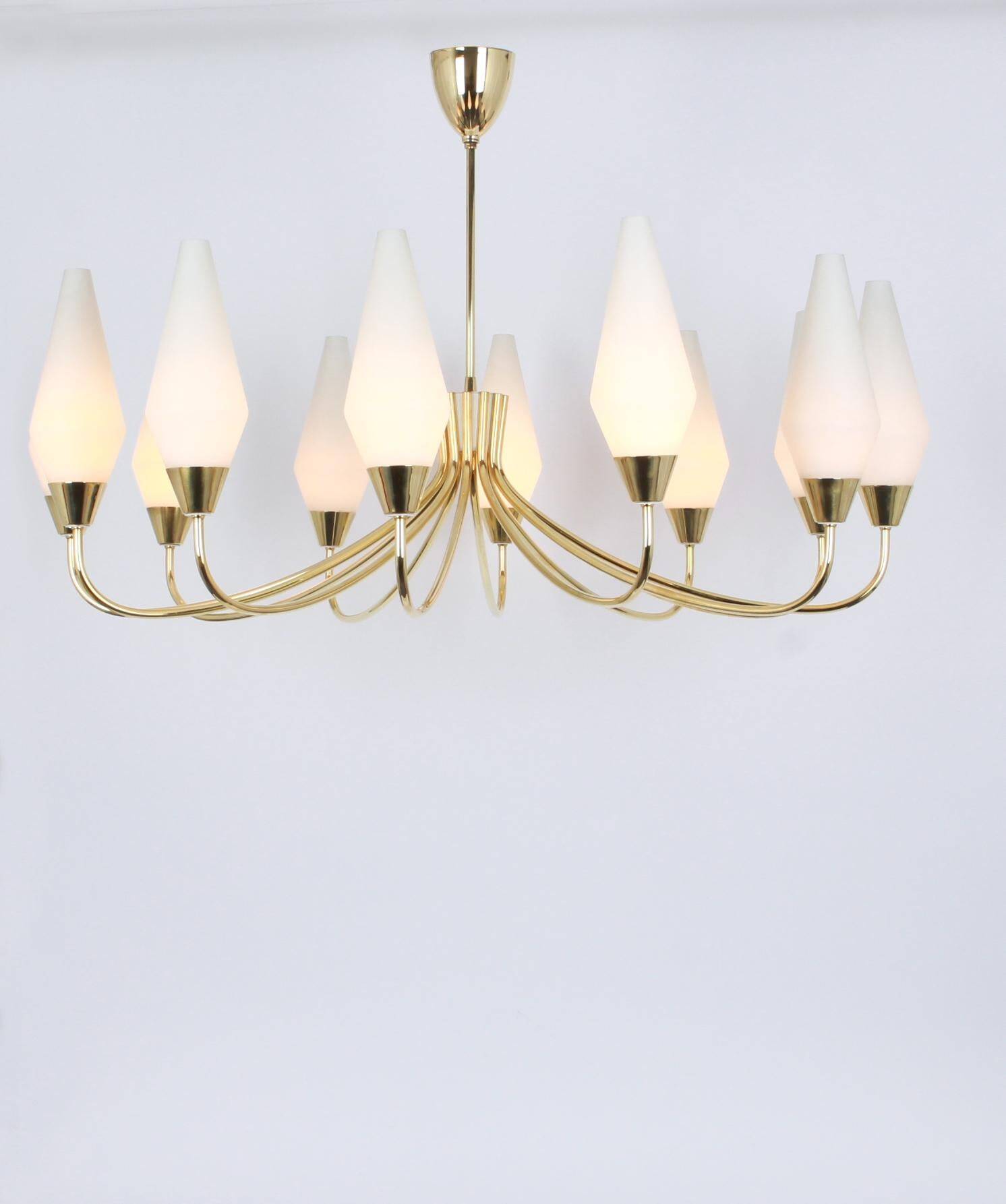 Classic glass chandelier, in the Stilnovo style, 1950s.