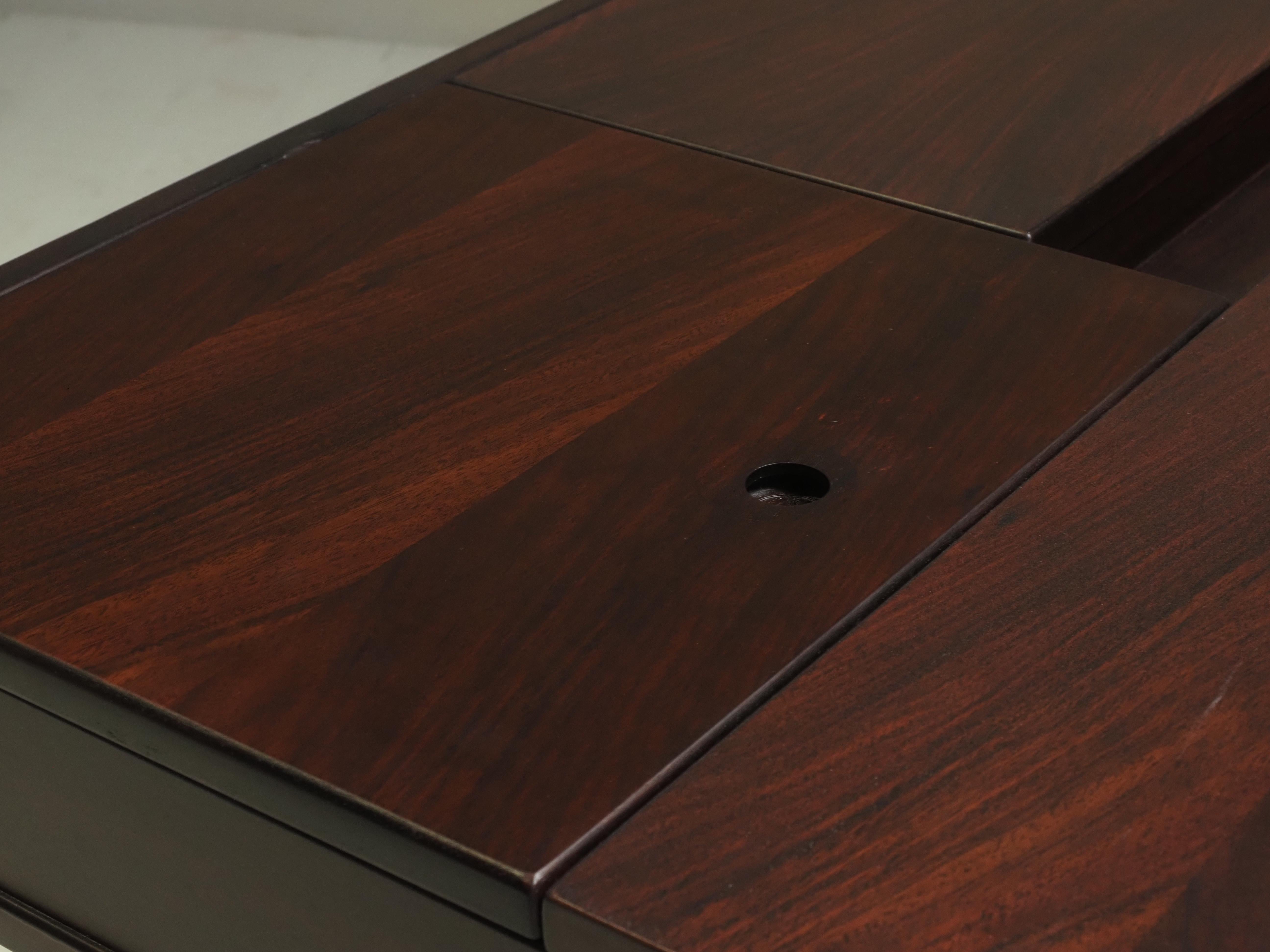 Italian desk in the style of Bernini, Italy 1970s.