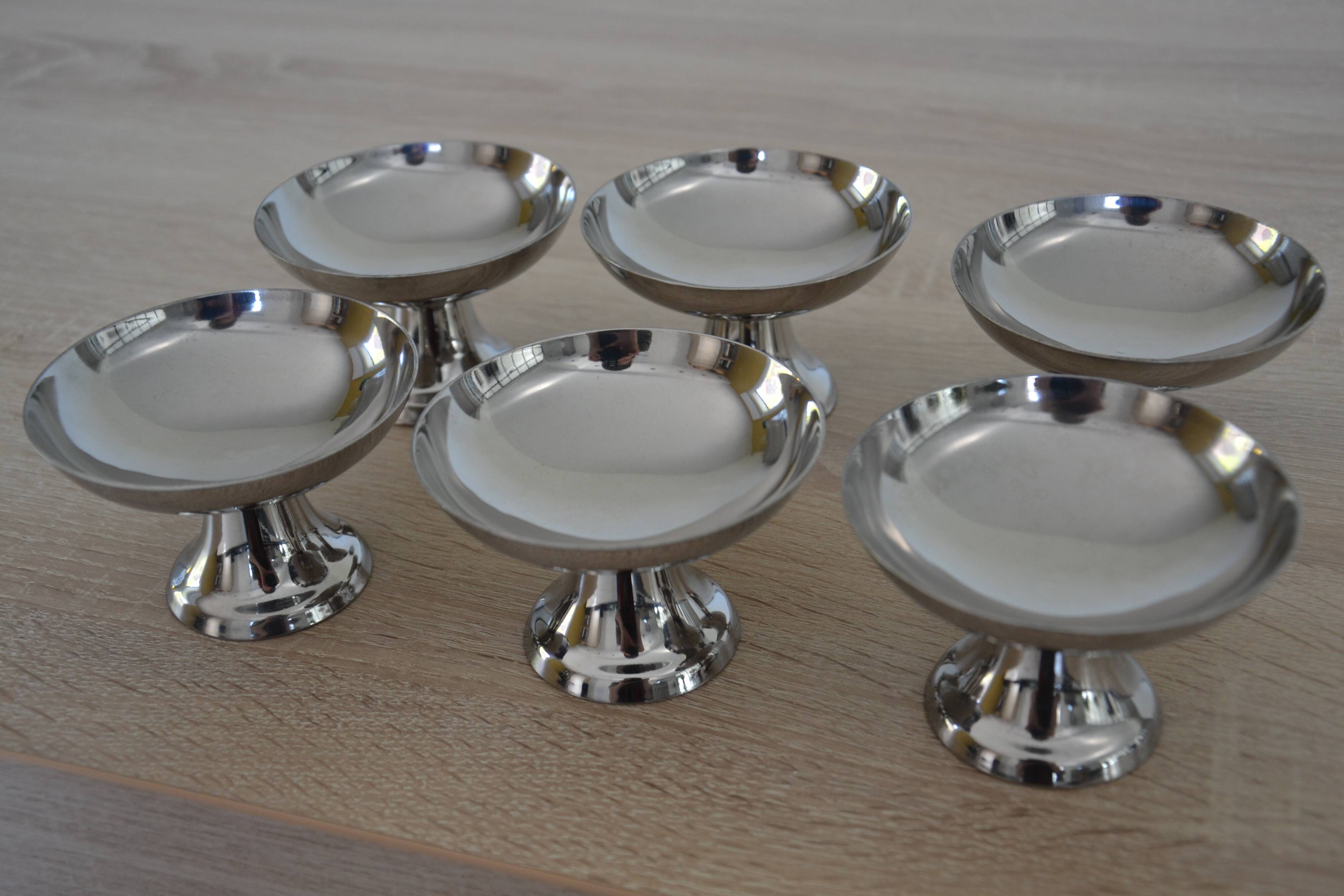 6 impeccable Guy Degrenne stainless steel bowls