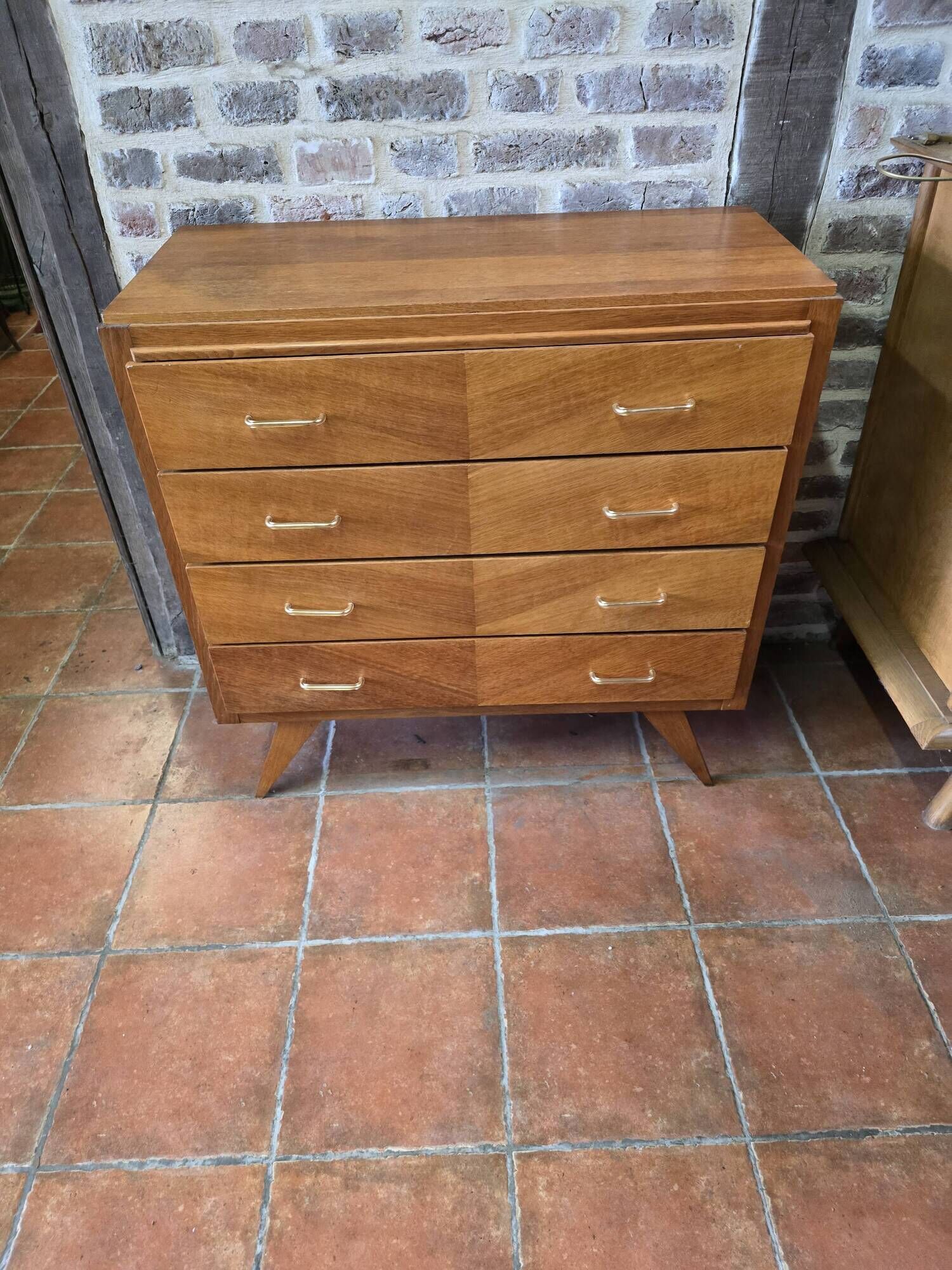 Vintage chest of drawers from the 60s in oak