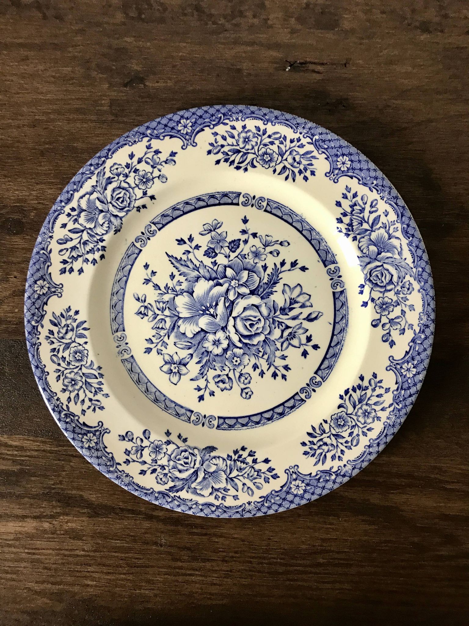 Set of 6 English flat plates, in ironstone ceramic, flower patterns