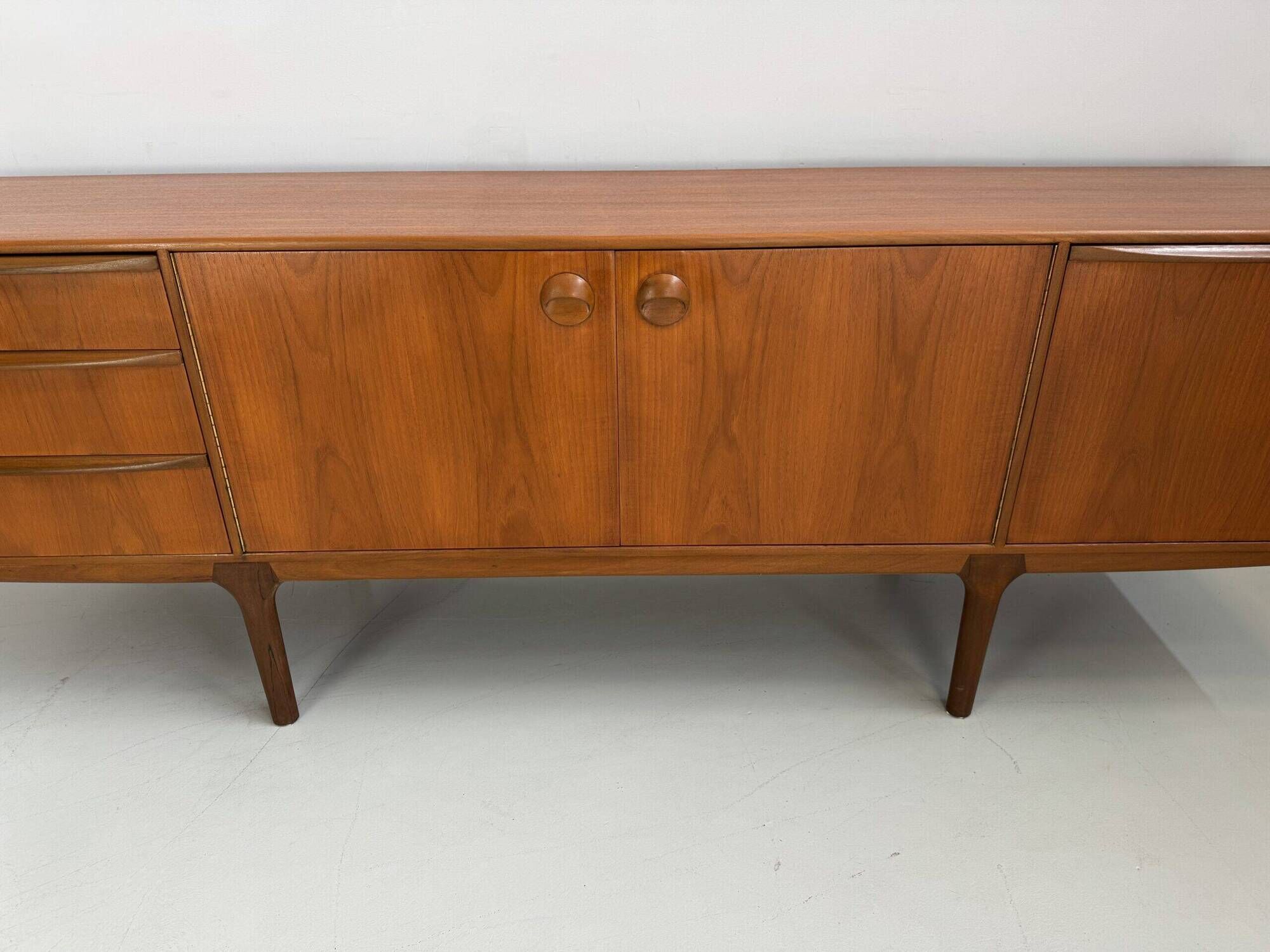 Vintage sideboard McIntosh "Torpedo"