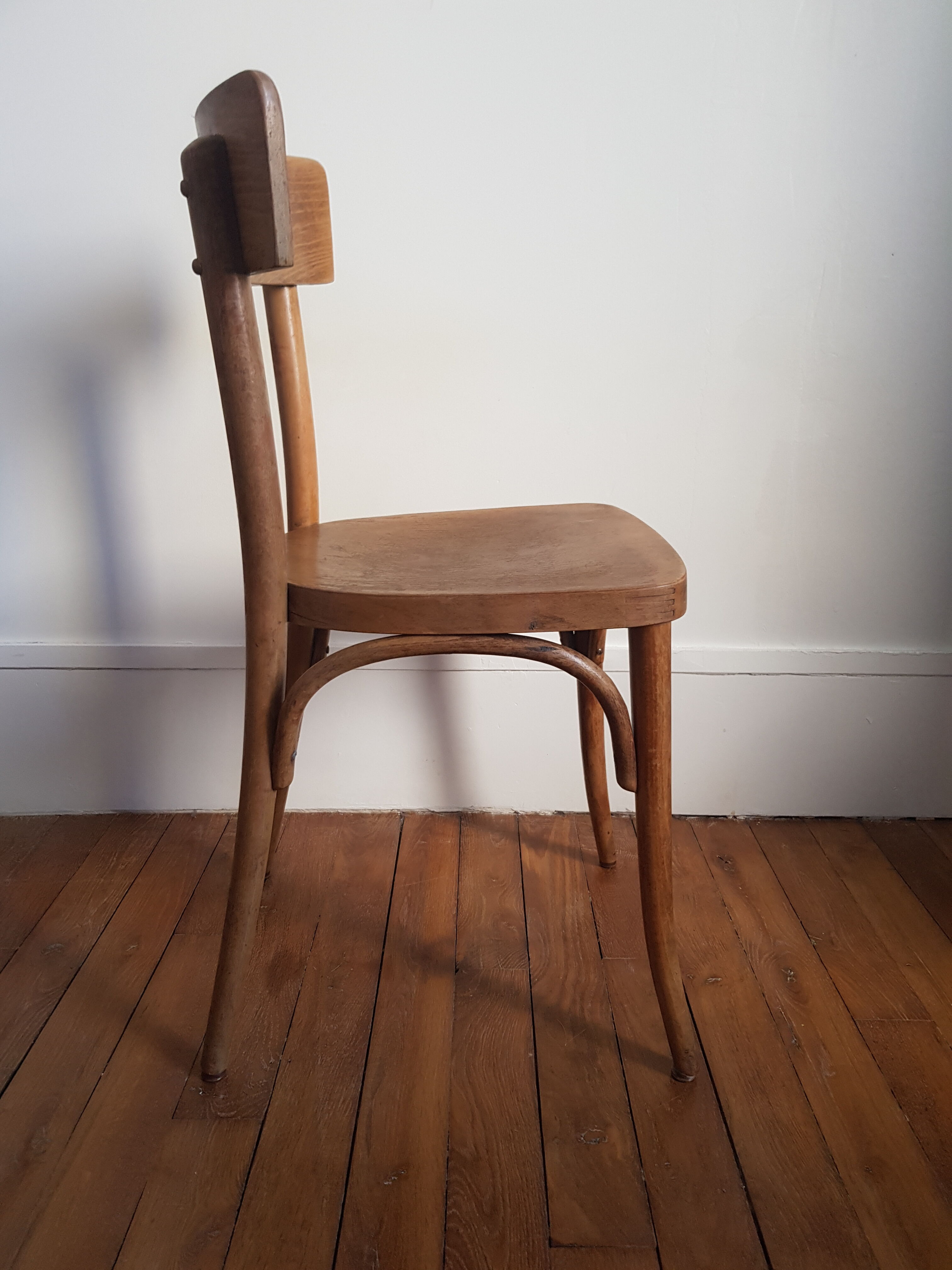 Chaise bistrot en bois clair