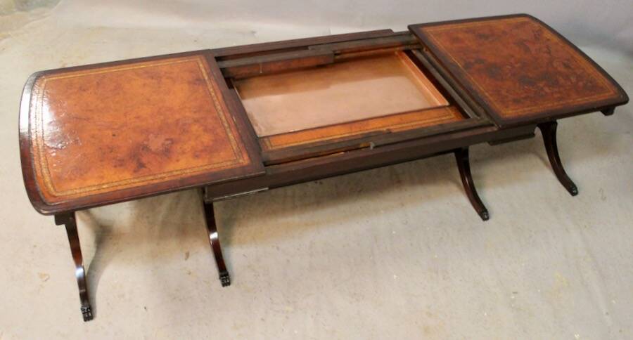 Regency Coffee Table with Extendable Pulls