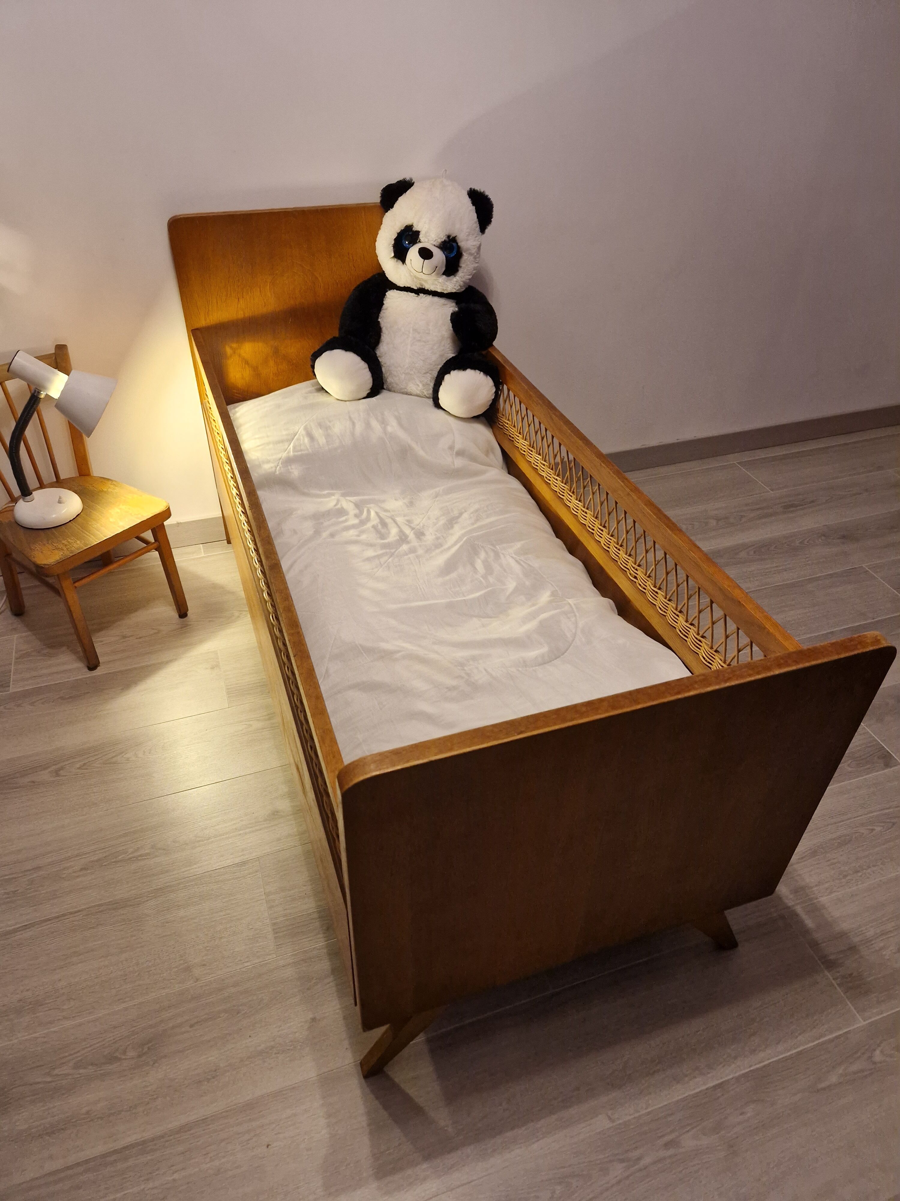 Lit enfant scandinave vintage
