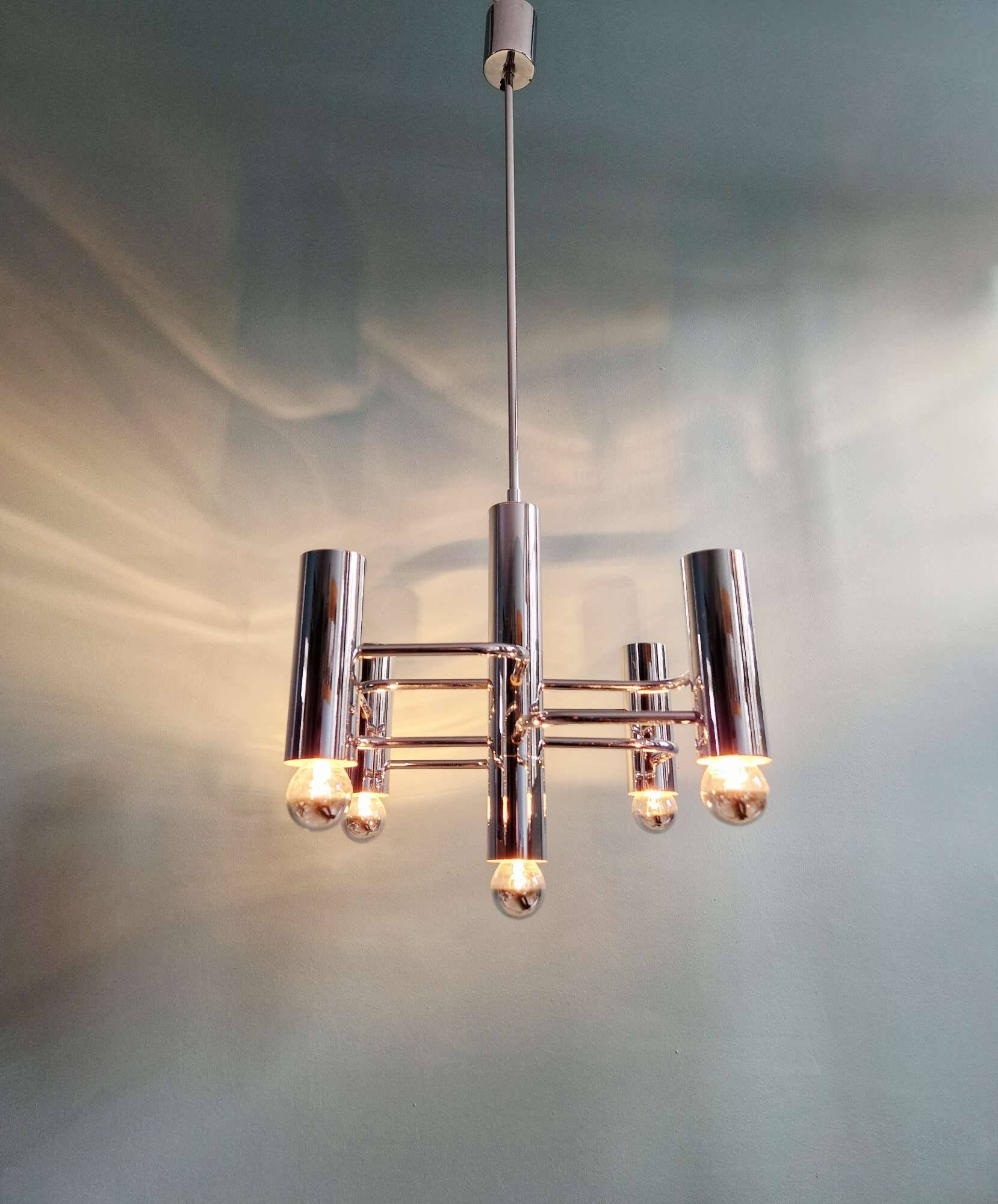 Geometric chandelier in chrome metal, design by Gaetano Sciolari, 1970.