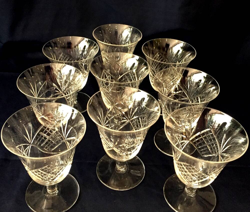 Set of 7 St-Louis crystal red wine glasses
