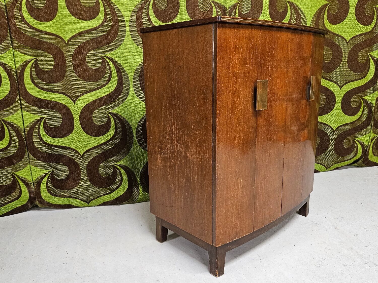 Vintage furniture 2 doors art deco