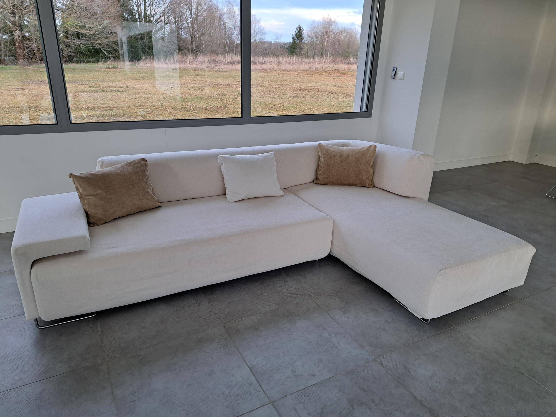 Moroso corner canapé lounge, Lowland model with chaise longue.