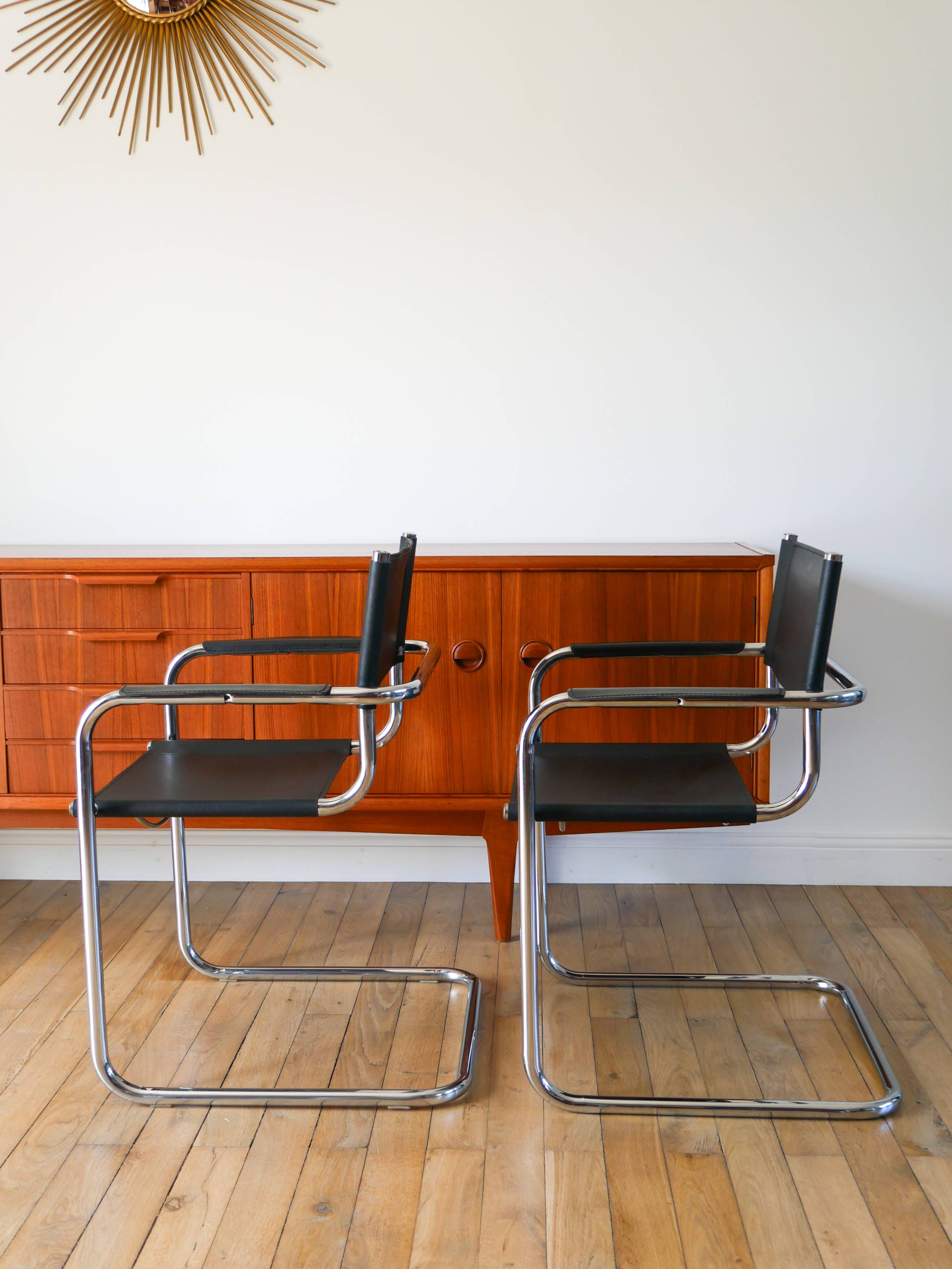 Ensemble de 4 fauteuils tubulaires en croute de cuir Cantilever chrome et Noir, dans le goût de Mart Stam, 1970