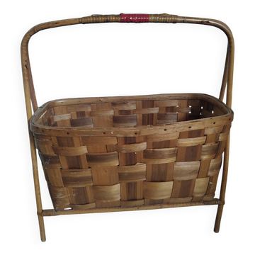 Vintage magazine rack in rattan/wood