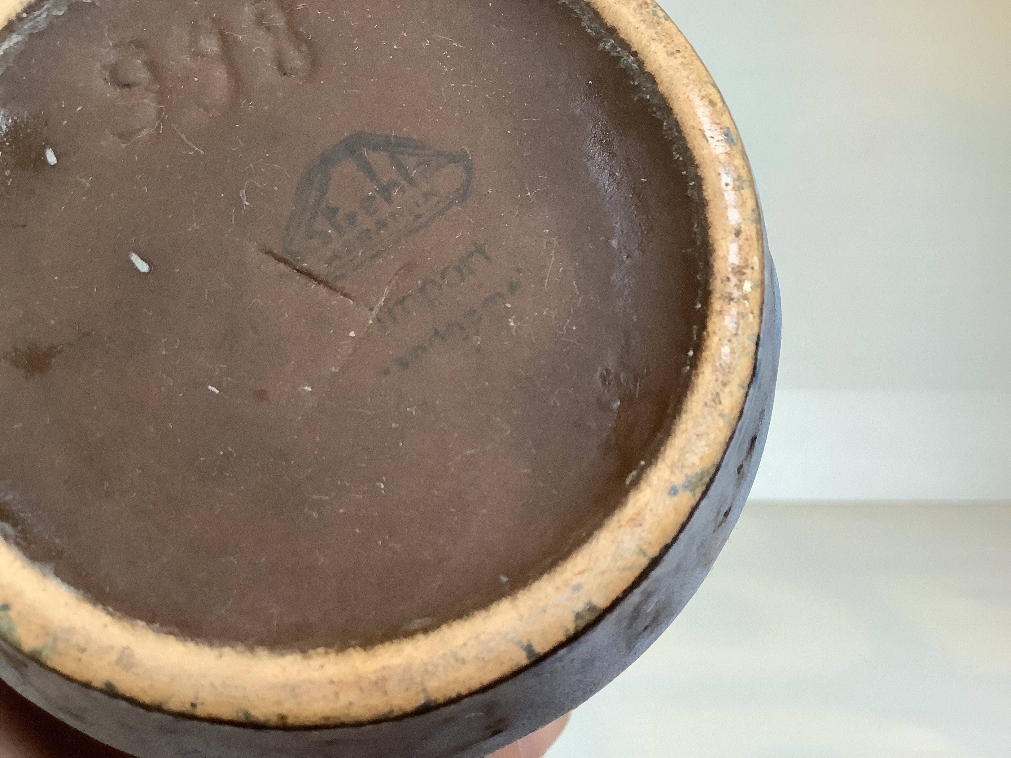 Vase made of matte and glazed ceramic.