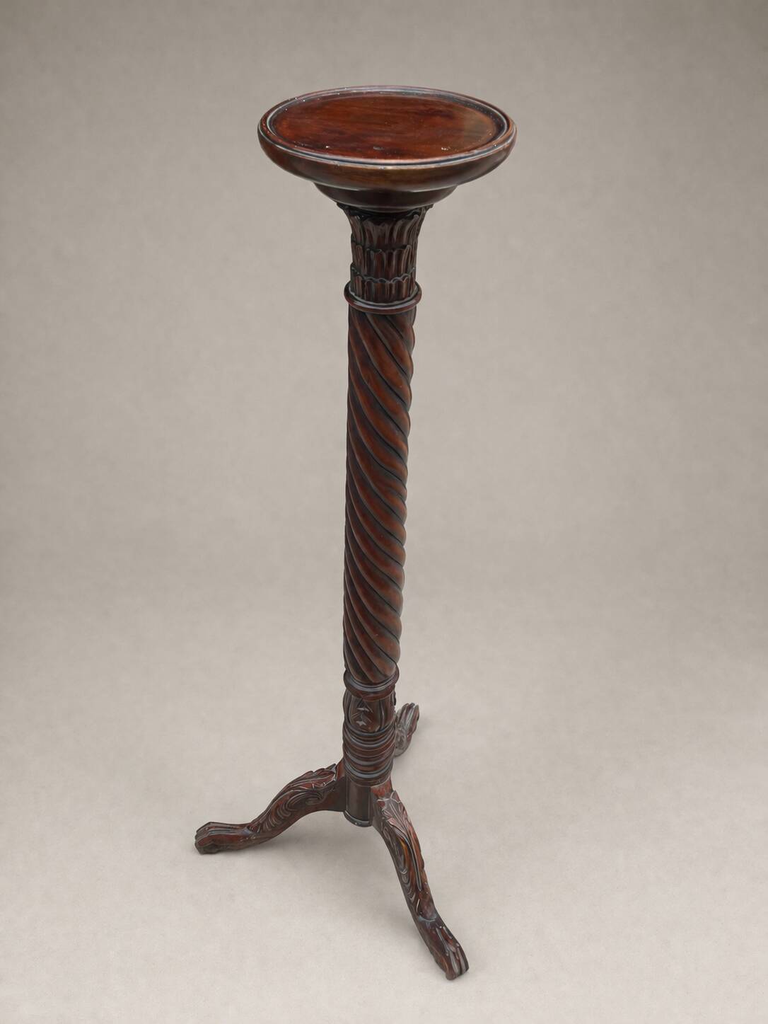 Carved wooden torchère, twisted column – Louis XIII style – XI