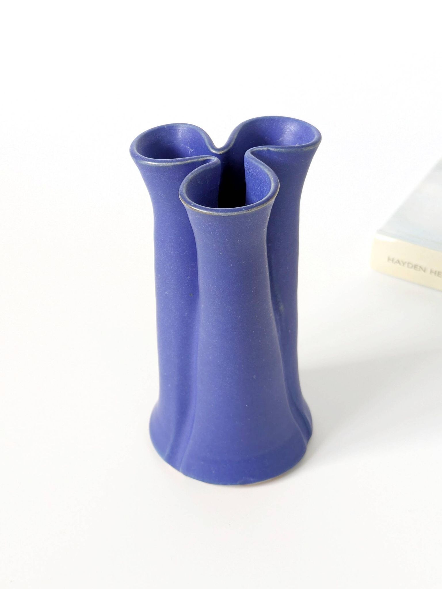 Vase soliflore en céramique bleue, Aage Würtz Danemark, années 60