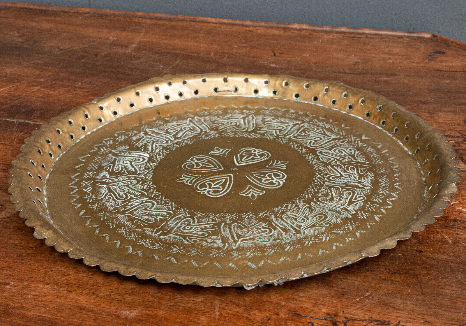 Oriental tray in copper or brass engraved XXth