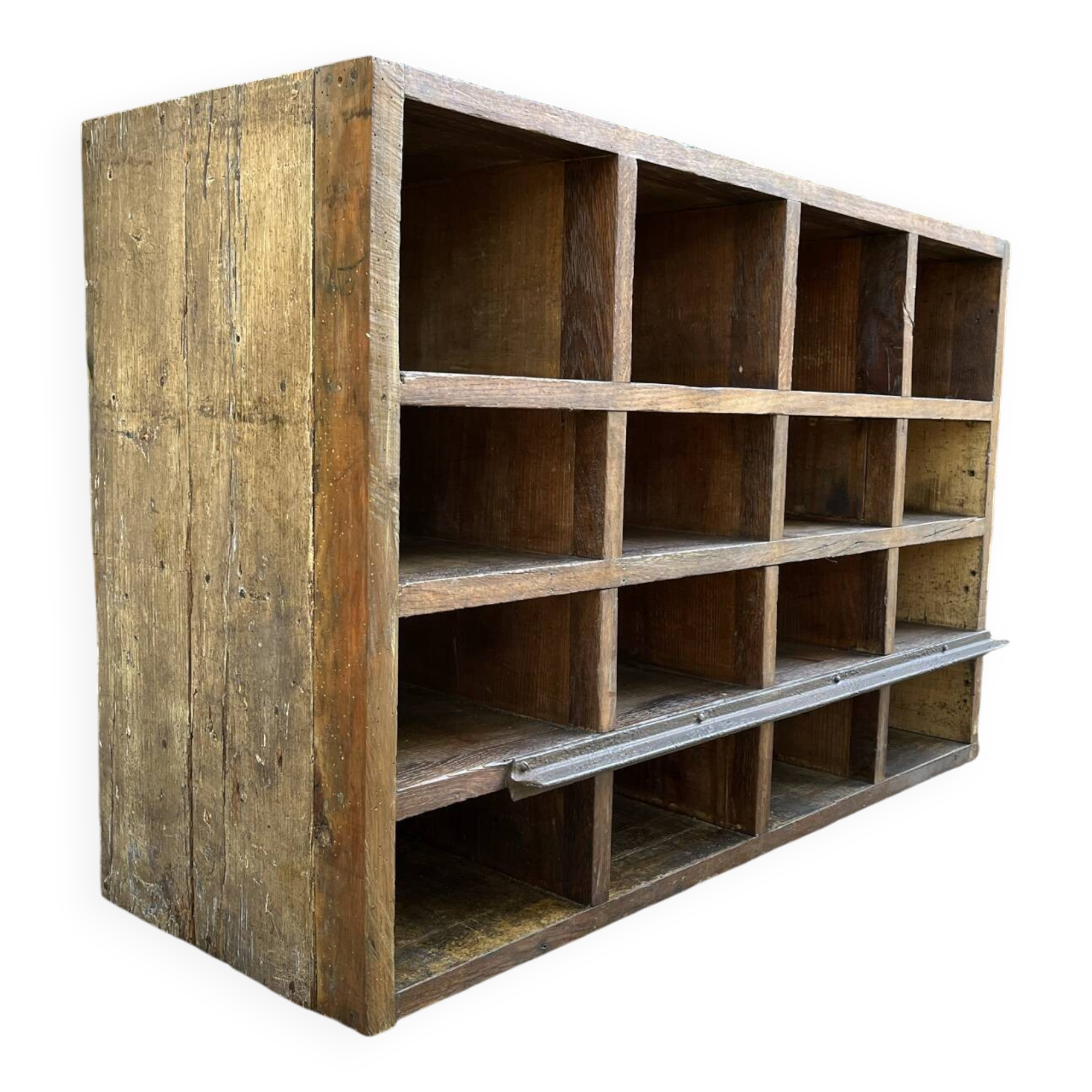 Cabinet with lockers