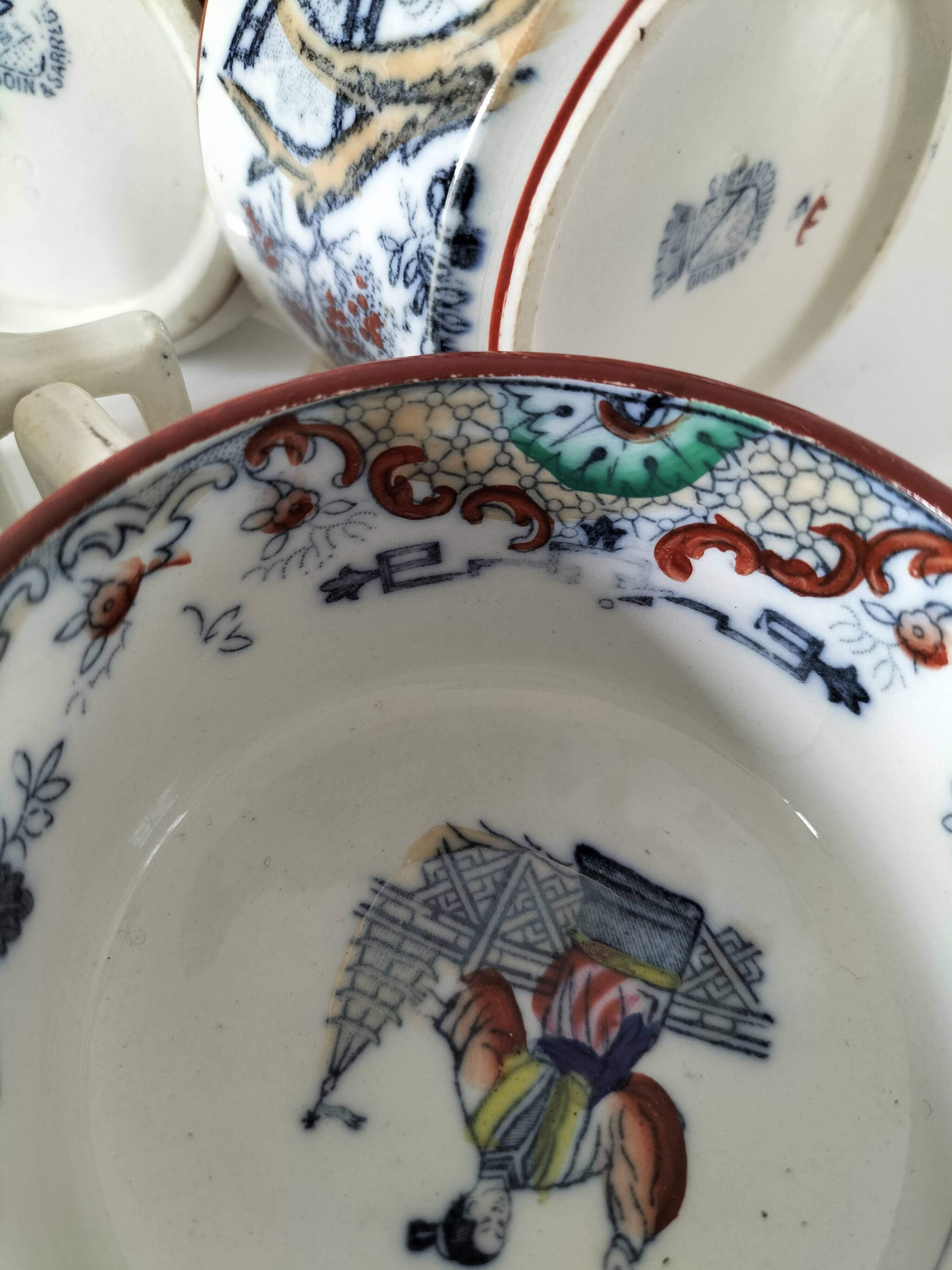 Ensemble de 4 tasses à bouillon Digoin & Sarreguemines, décor Timor