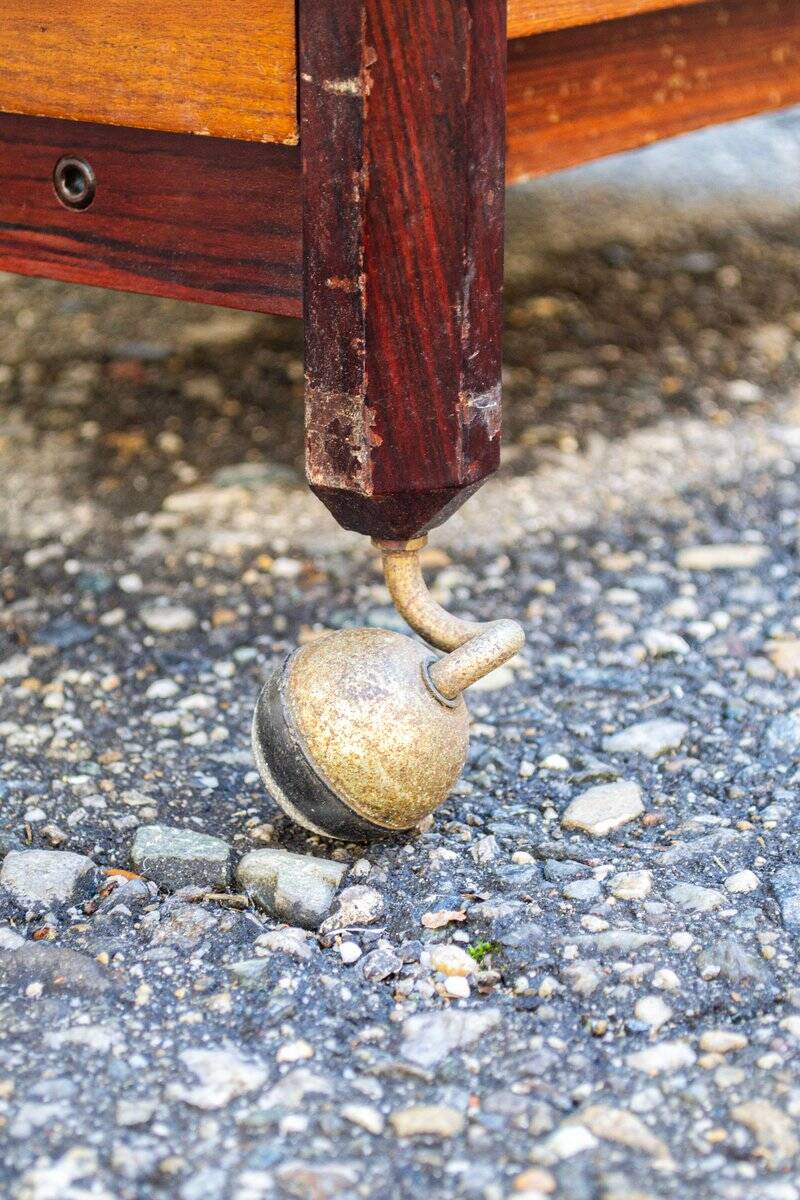 Wooden trolley with shelves attributed to Dino Cavalli for Ditta Tredici, Pavia, 1960s.
